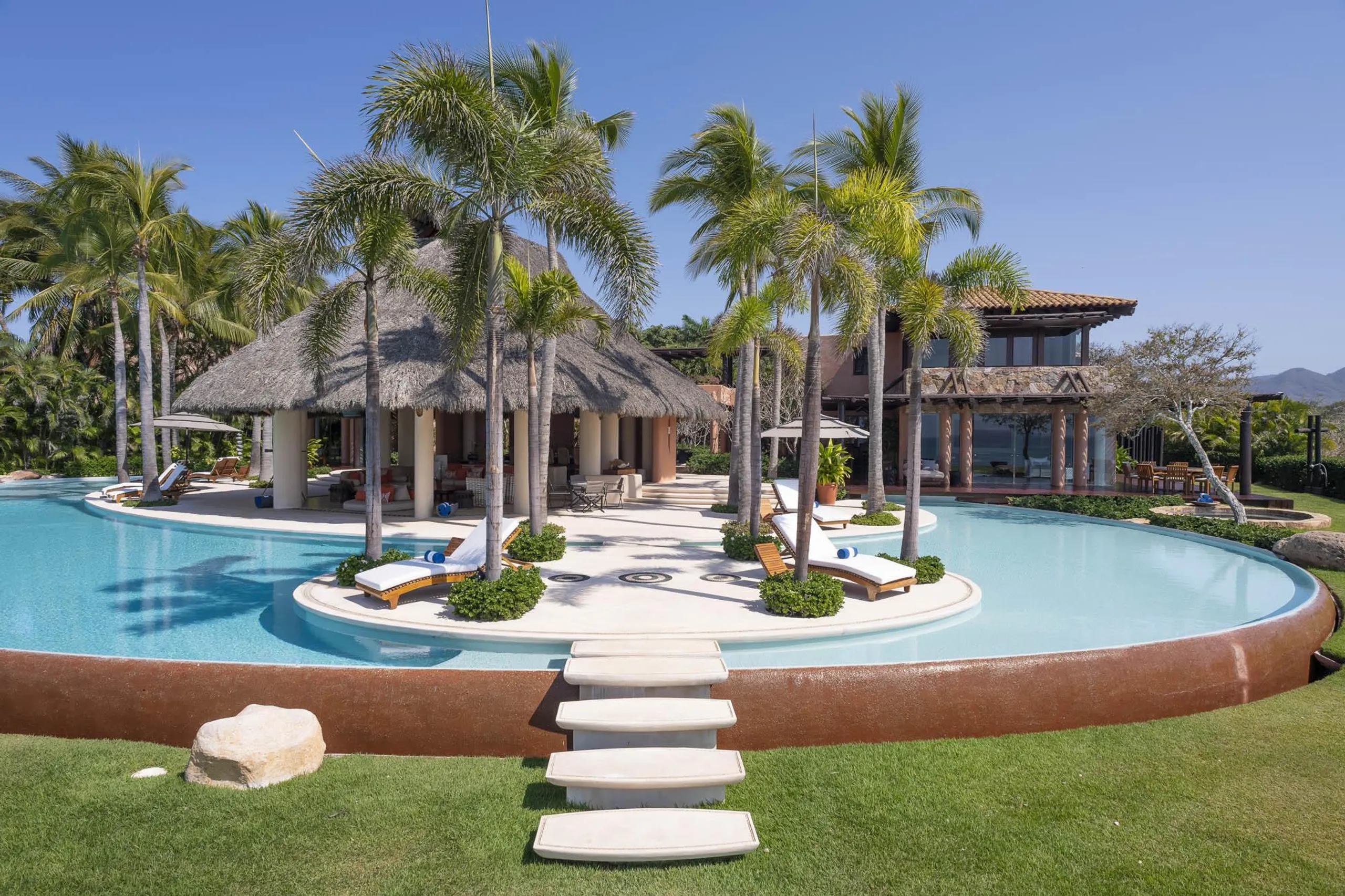 One-of-a-Kind Punta Mita Beachfront Oasis with 160 Foot Infinity Edge Pool Overlooking the Ocean — photograph 3