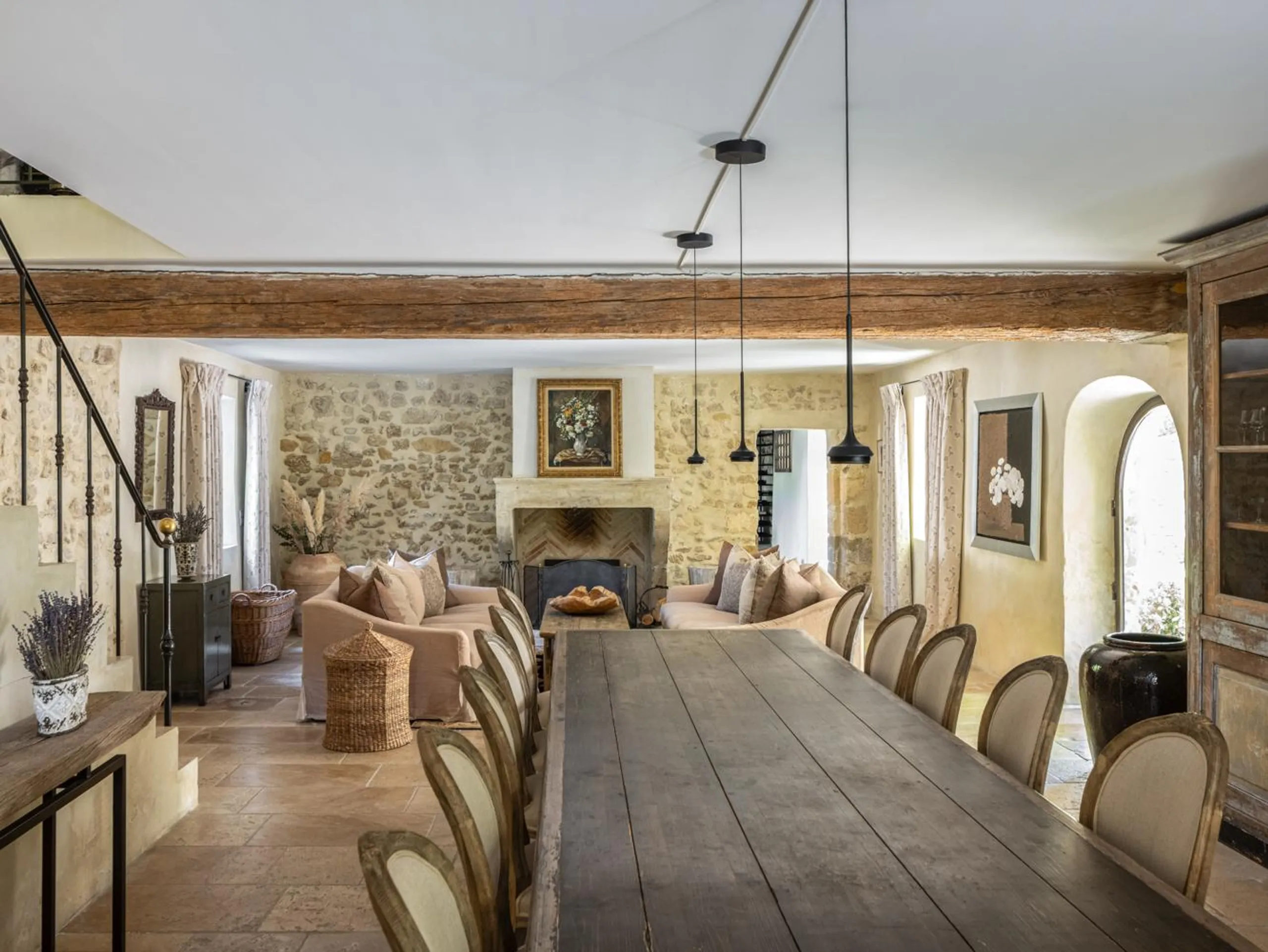 Elegant Historic Villa with Private Pool and Courtyard — photograph 6
