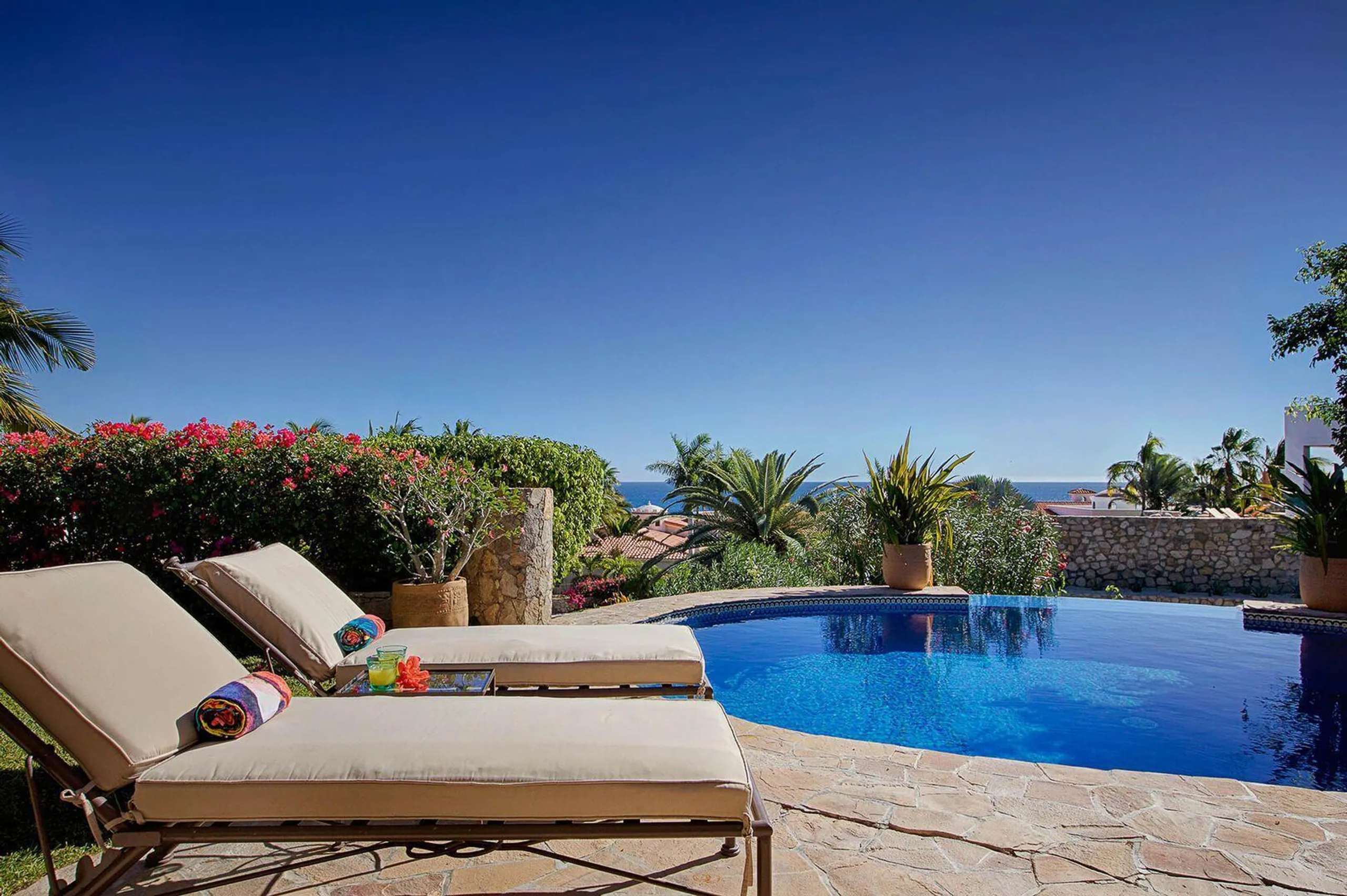 Charming Mediterranean Villa With Infinity Pool Overlooking the Sea of Cortez — photograph 3