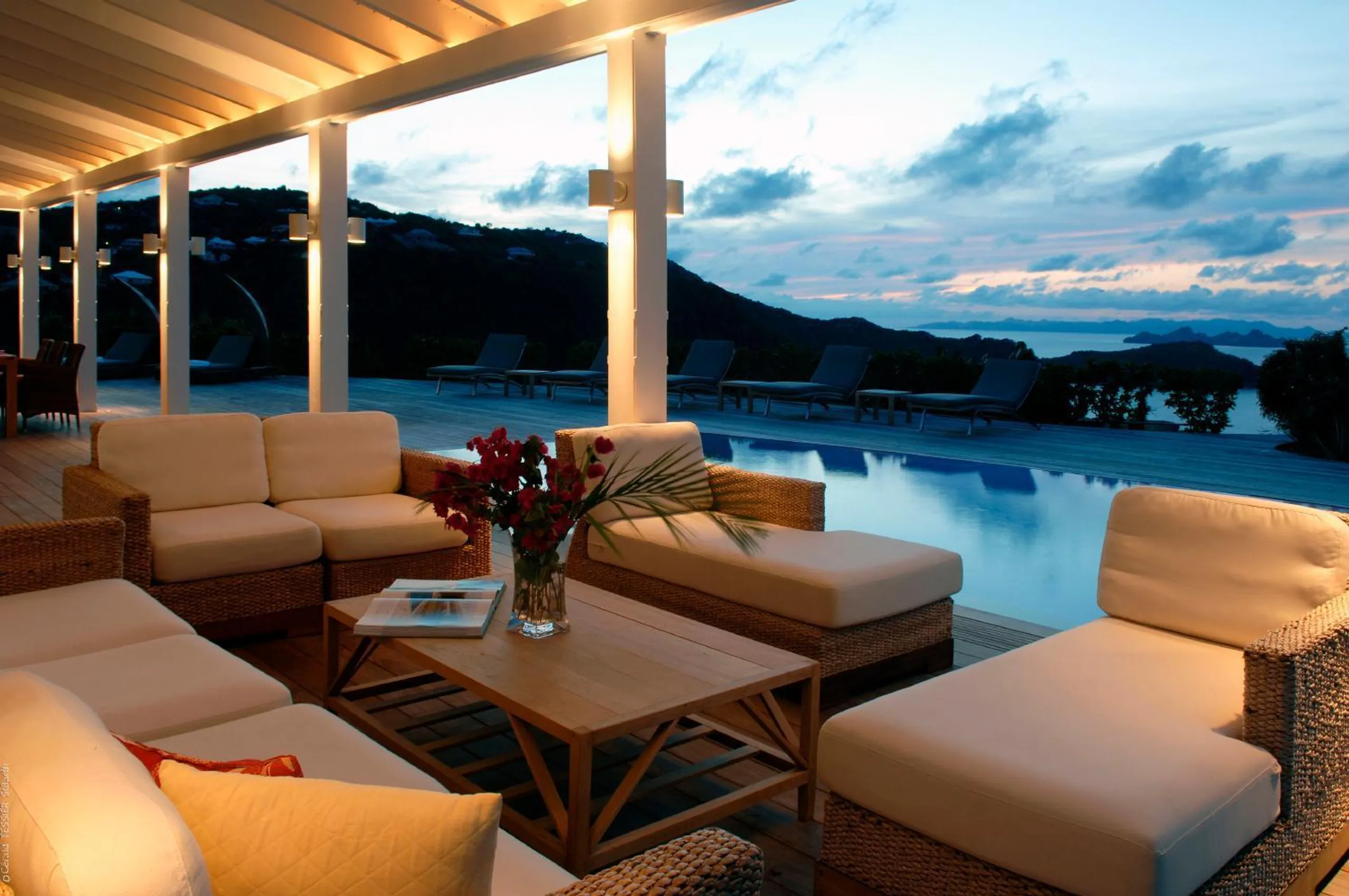 Lavish Luxury Villa with Private Pool and Ocean Views — photograph 5