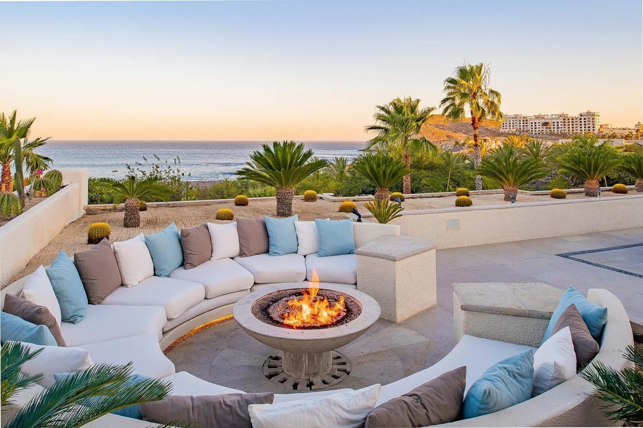 Majestic Cabo Del Sol Estate with Sweeping Ocean Views and Private Pool — photograph 2