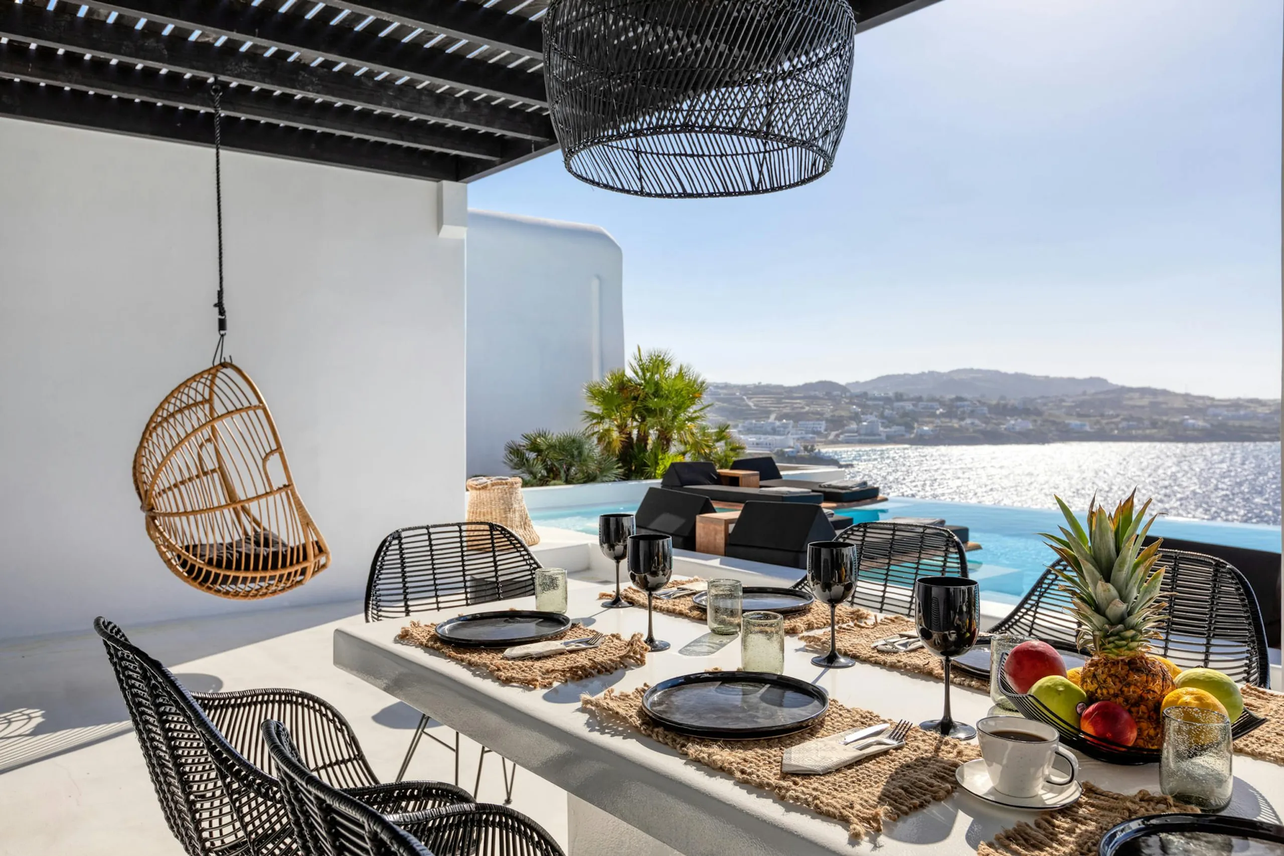 Tranquil Mykonos Estate with Infinity Pool, Jacuzzi, and Ocean Views — photograph 6