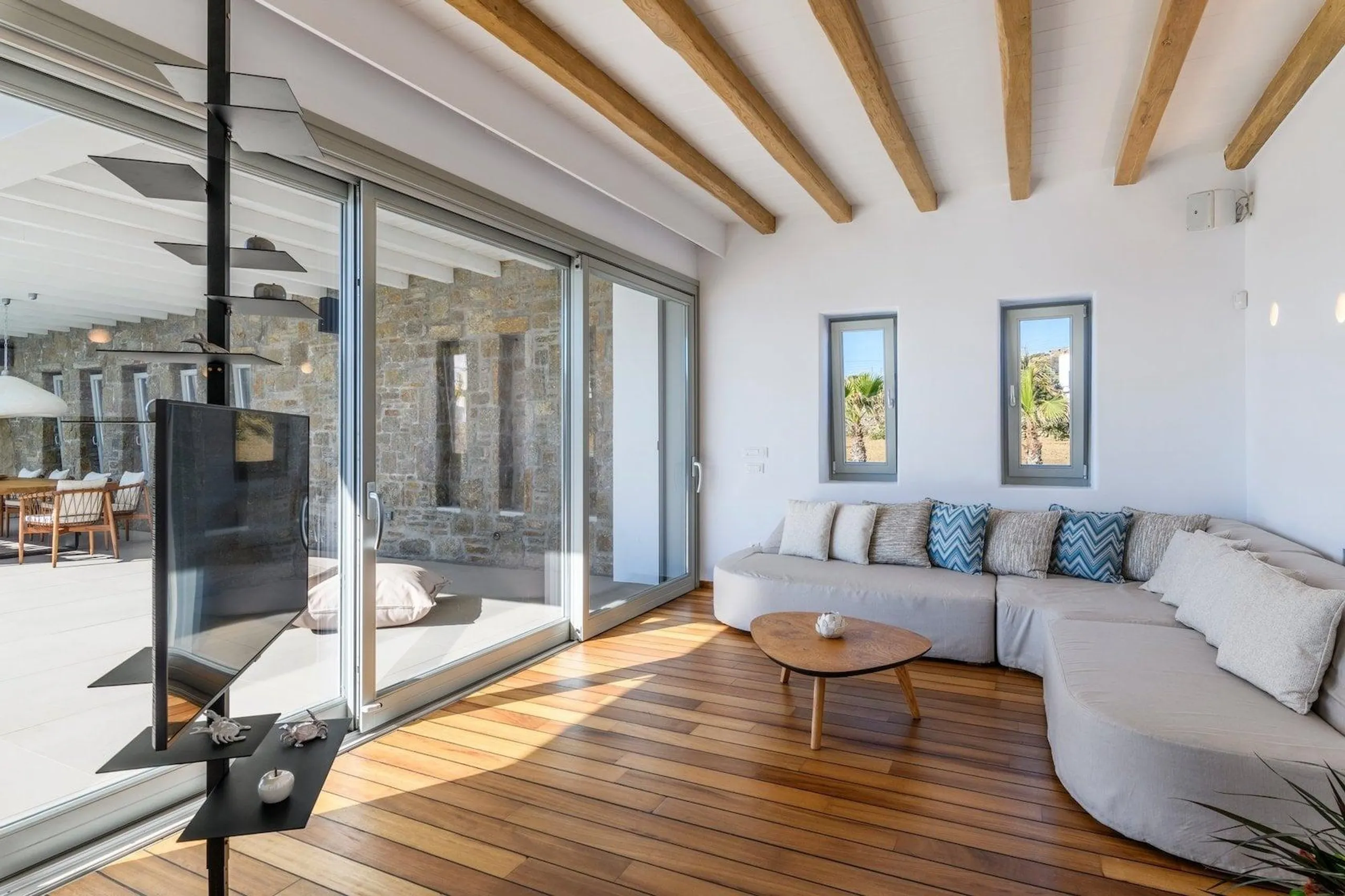 Elegant Oceanview Villa with Private Pool — photograph 9