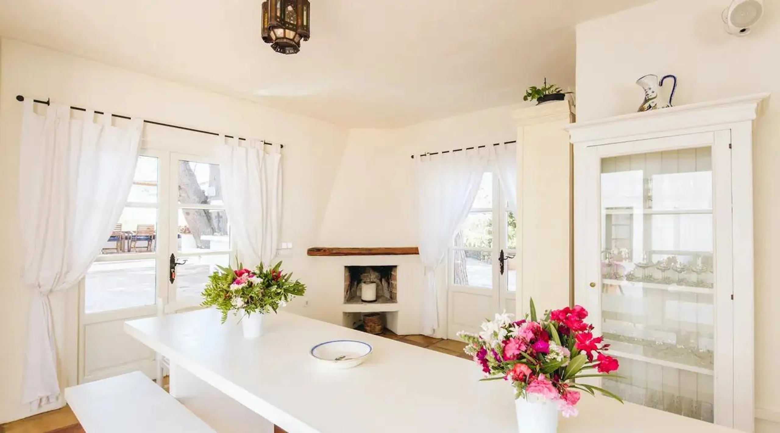 Idyllic Ibiza Retreat with Invigorating Pool and Dining Al-Fresco — photograph 9