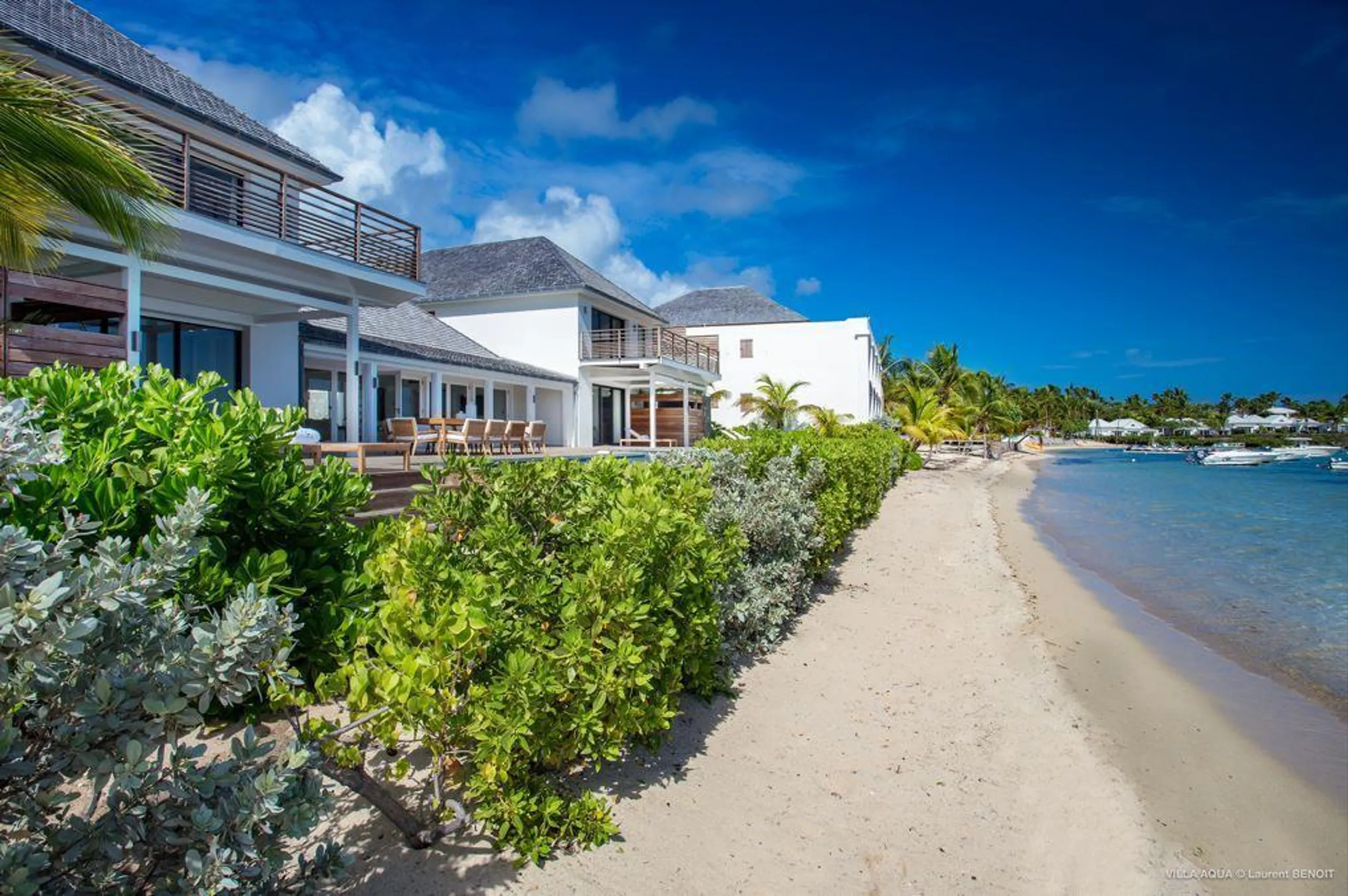 Exceptional Beachfront Villa with Private Pool and Panoramic View of Grand-Cul-de-Sac — photograph 12