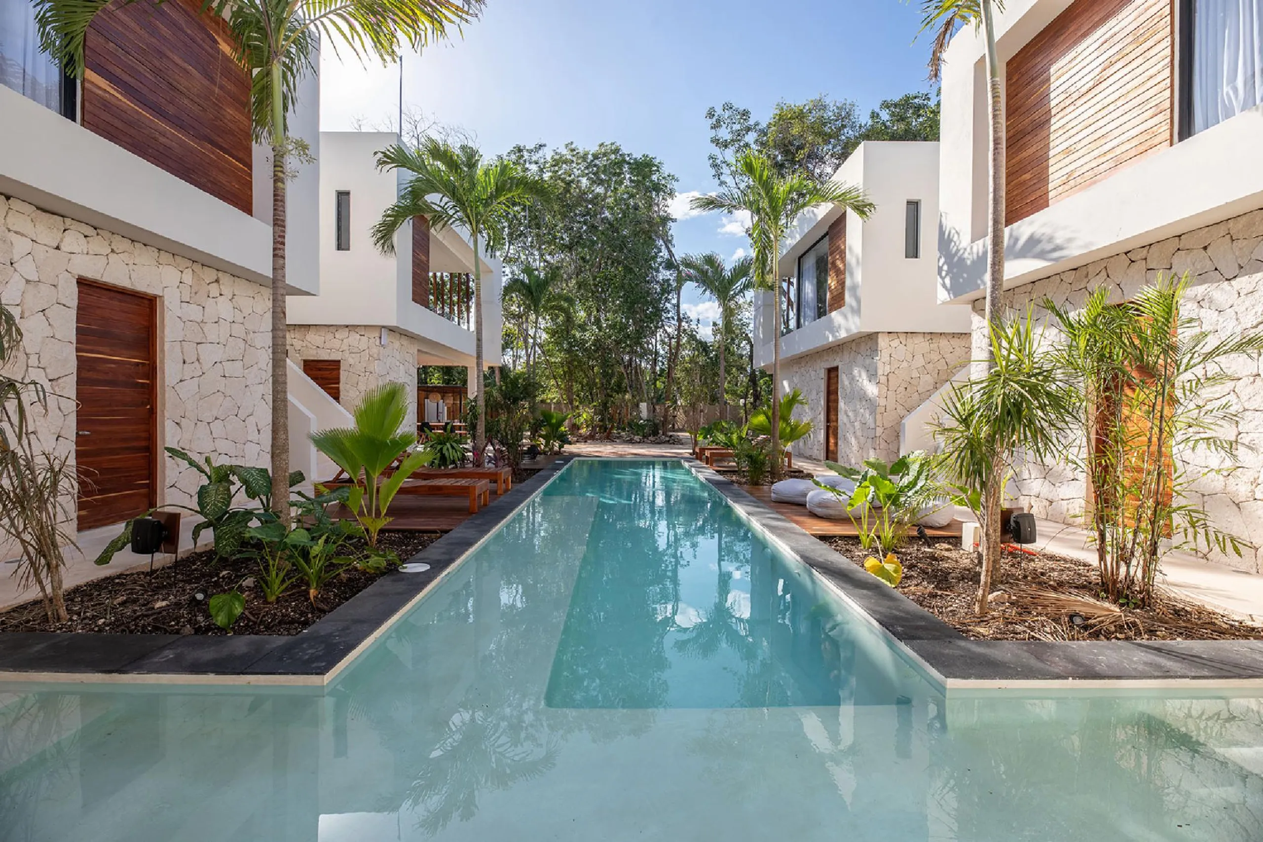 Puerto Morelos Oceanfront Luxury Estate with Private Beach and Oversized Pool — photograph 4
