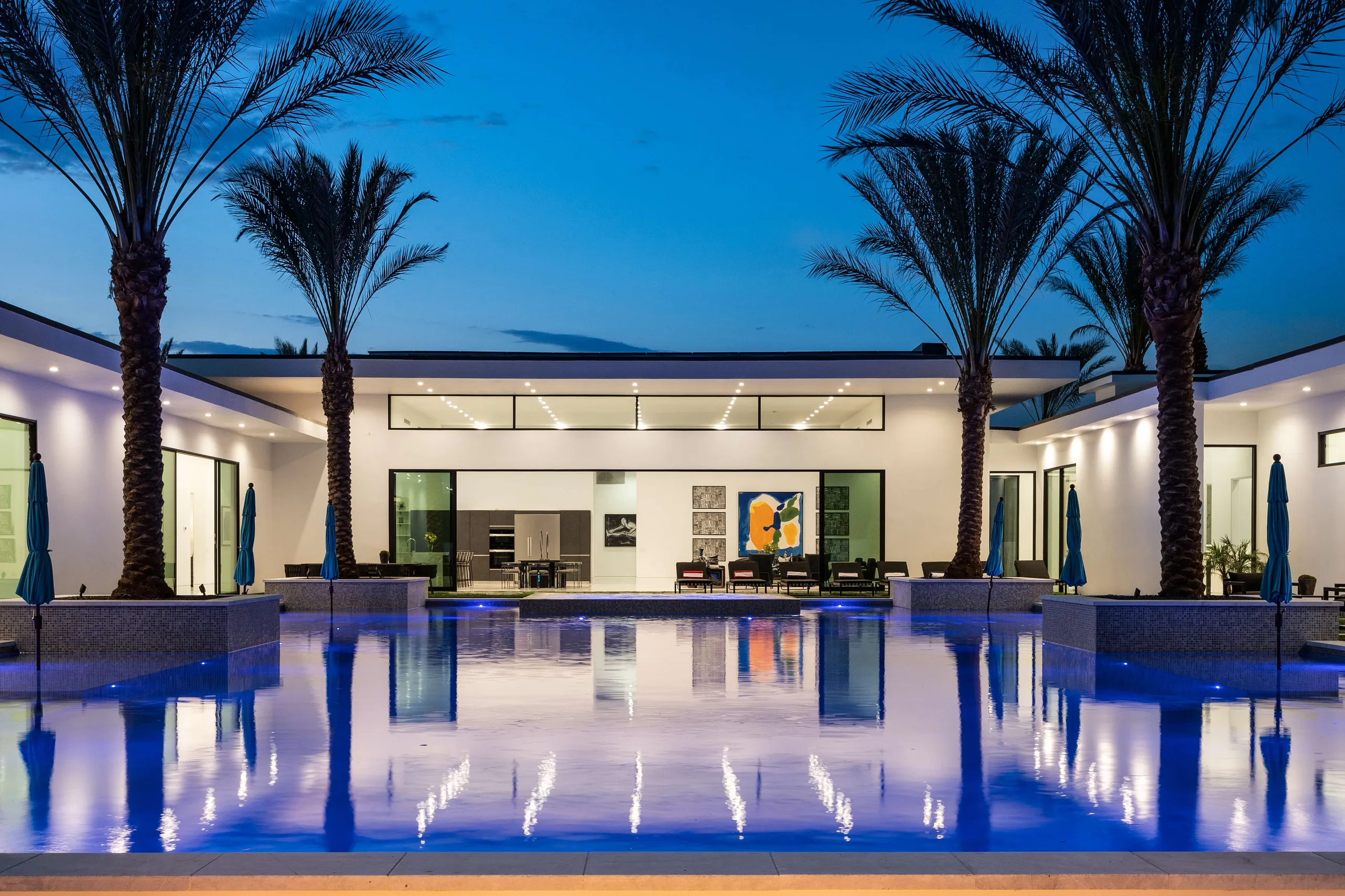 Unmatched Vacation Villa with Private Pool & Modern Architecture — photograph 6