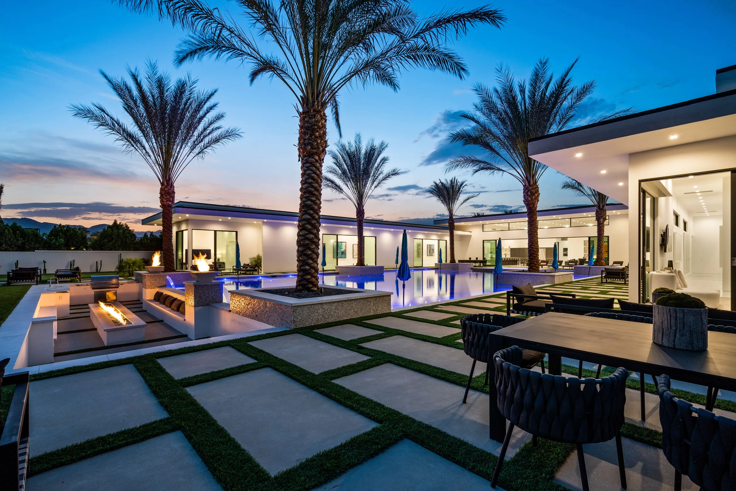 Unmatched Vacation Villa with Private Pool & Modern Architecture — photograph 3