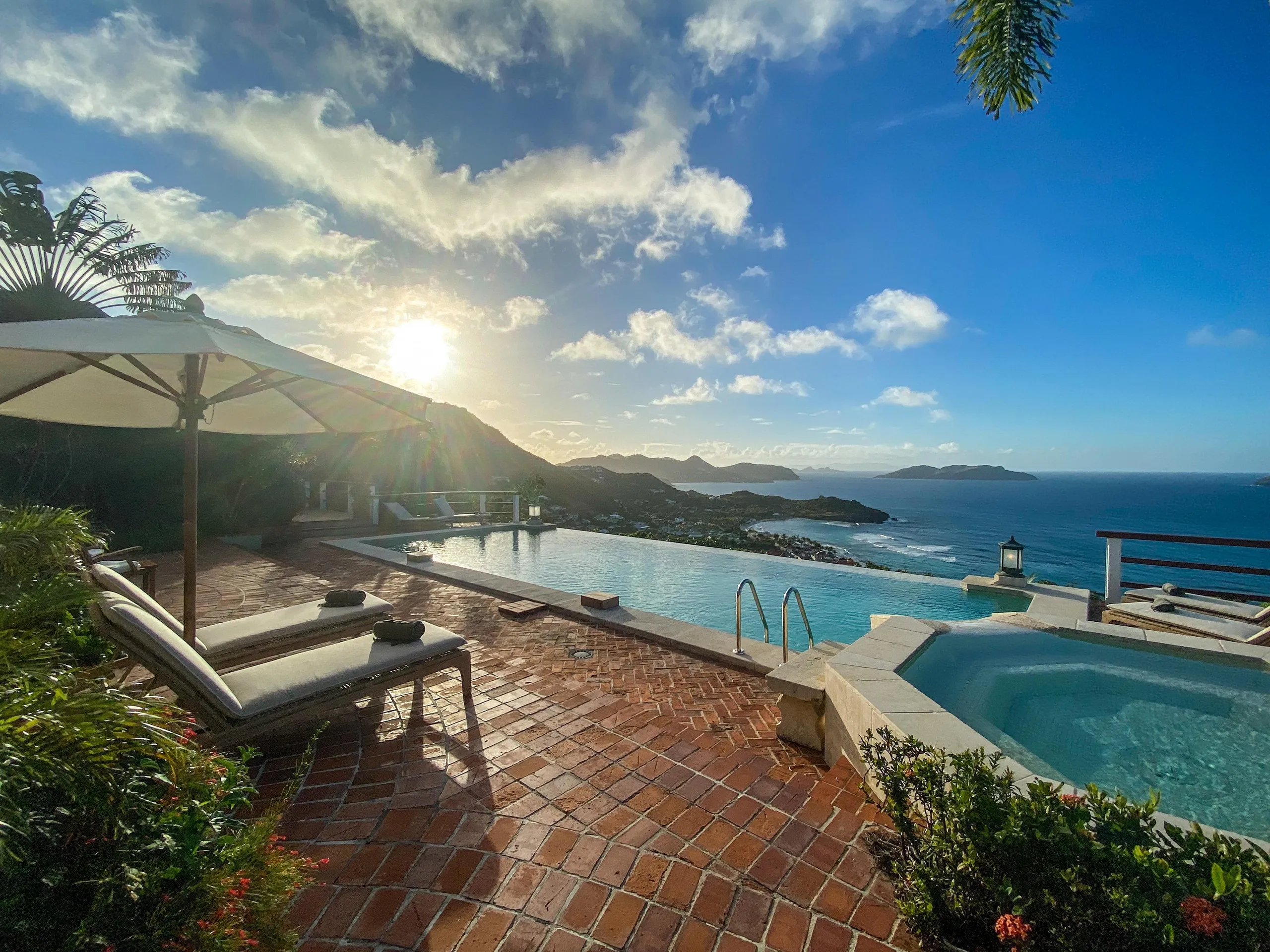 Stunning Oceanside Estate with Private Pool and Jacuzzi, Petite Saline