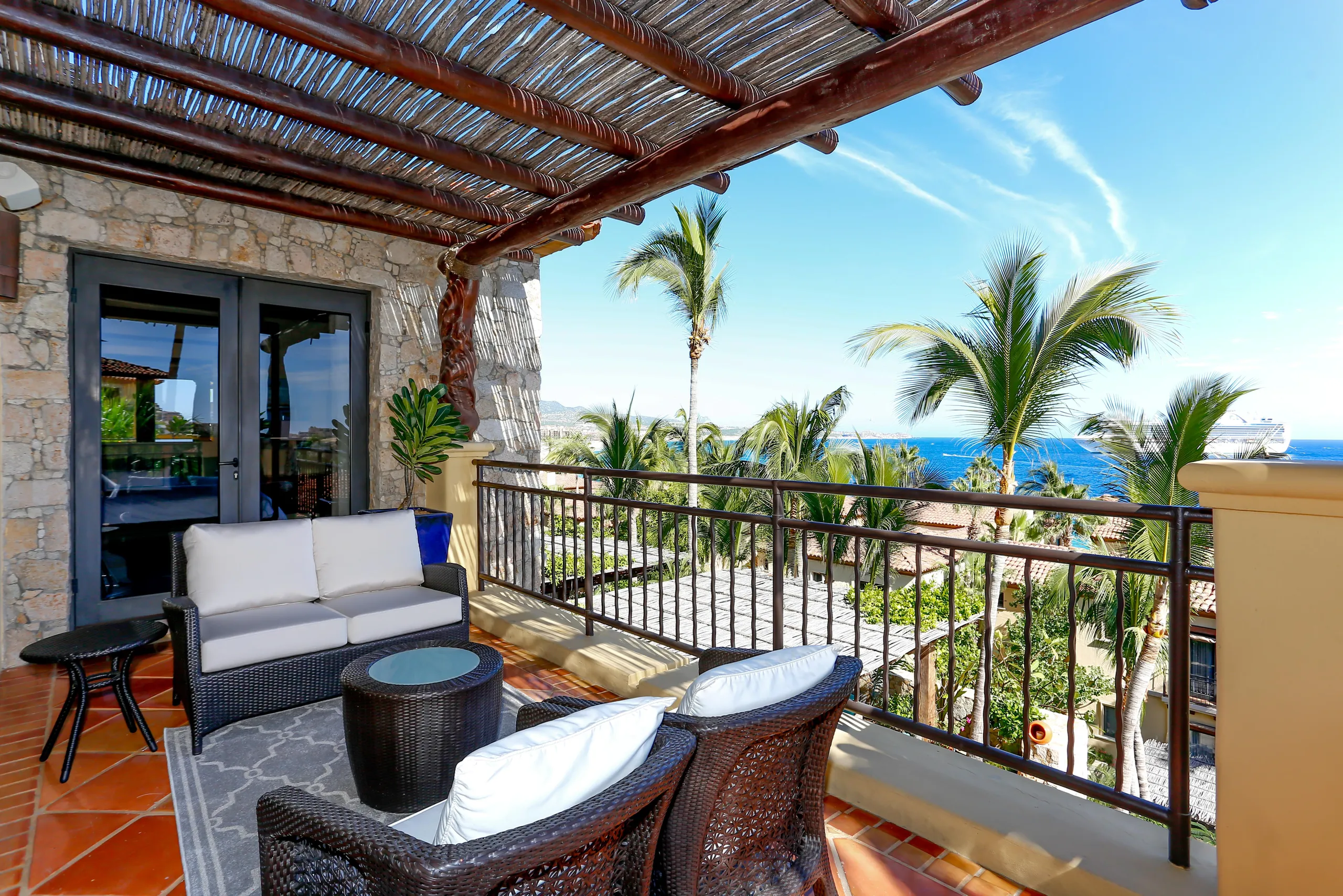 Luxurious Cabo Ocean View Penthouse Residence, Hacienda