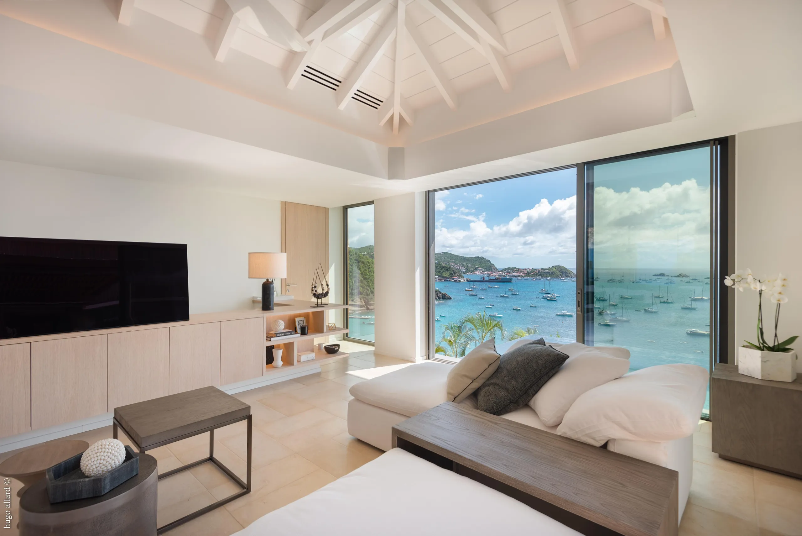 Glorious Oceanview Villa with Infinity Pool and Fitness Room — photograph 11