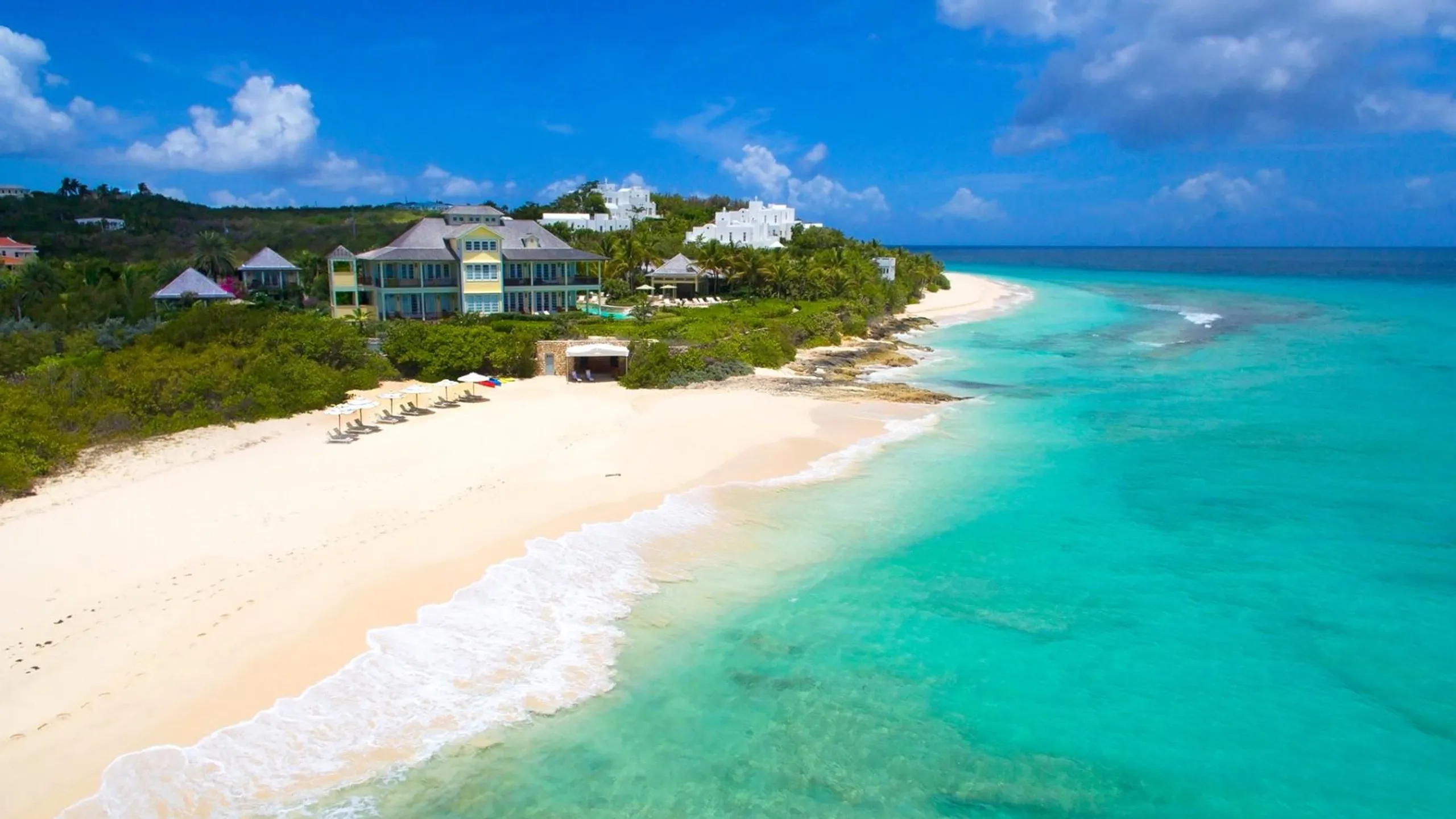Stunning Beachfront Villa on Long Bay's Golden Sands — photograph 8