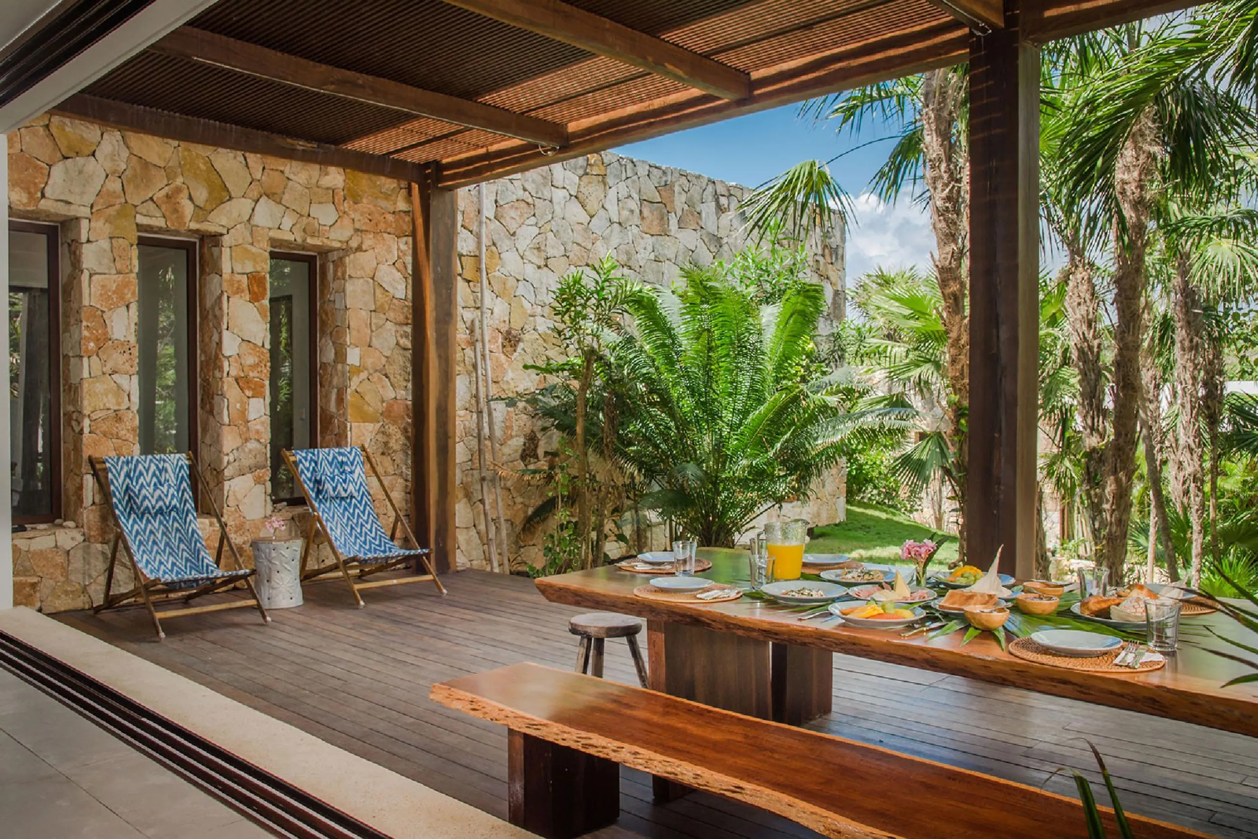 Tulum Beach Front Eco-Villa with Infinity Pool and Stunning Ocean Views — photograph 9