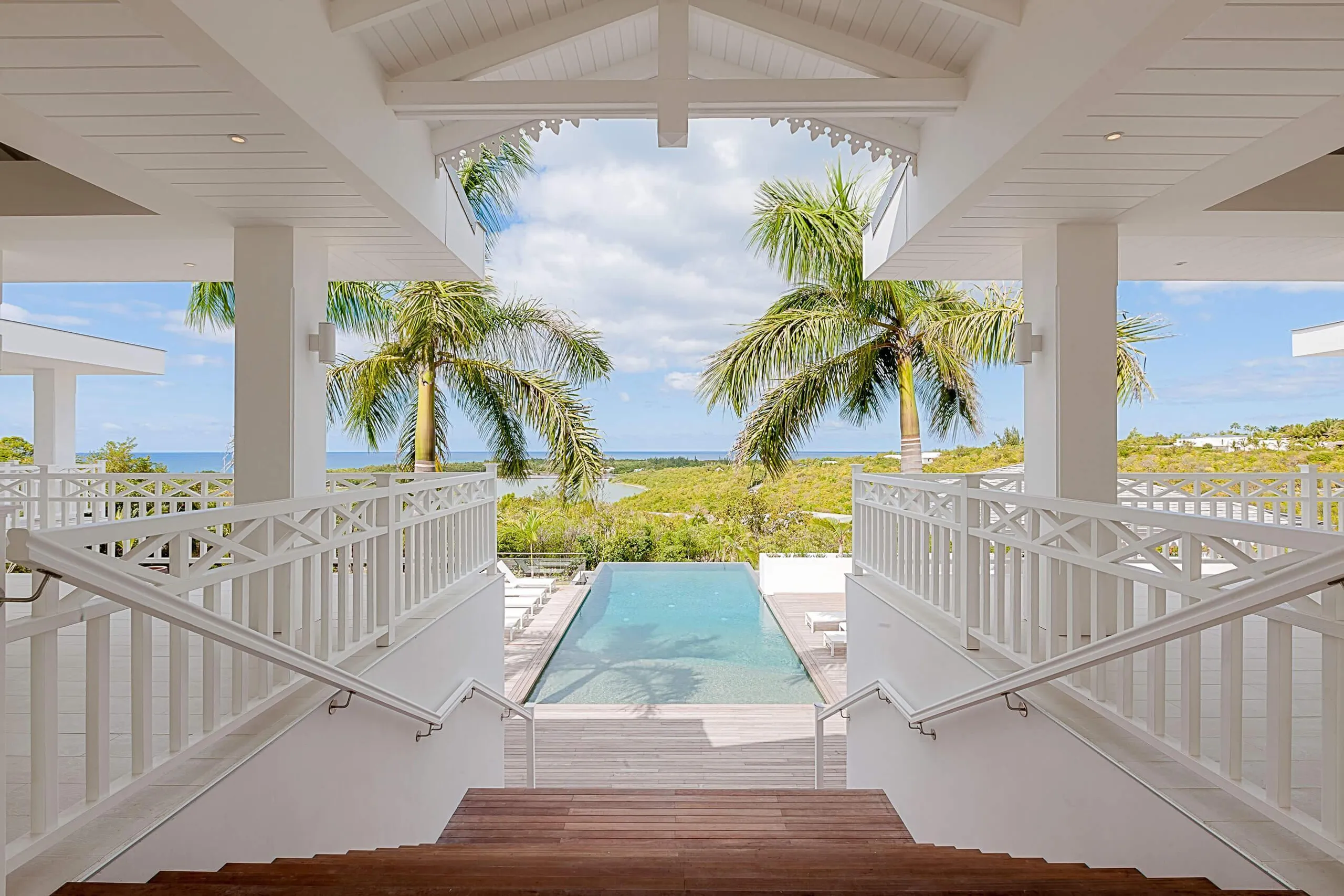 Gorgeous Grand Villa with Infinity pool in St. Martin — photograph 4
