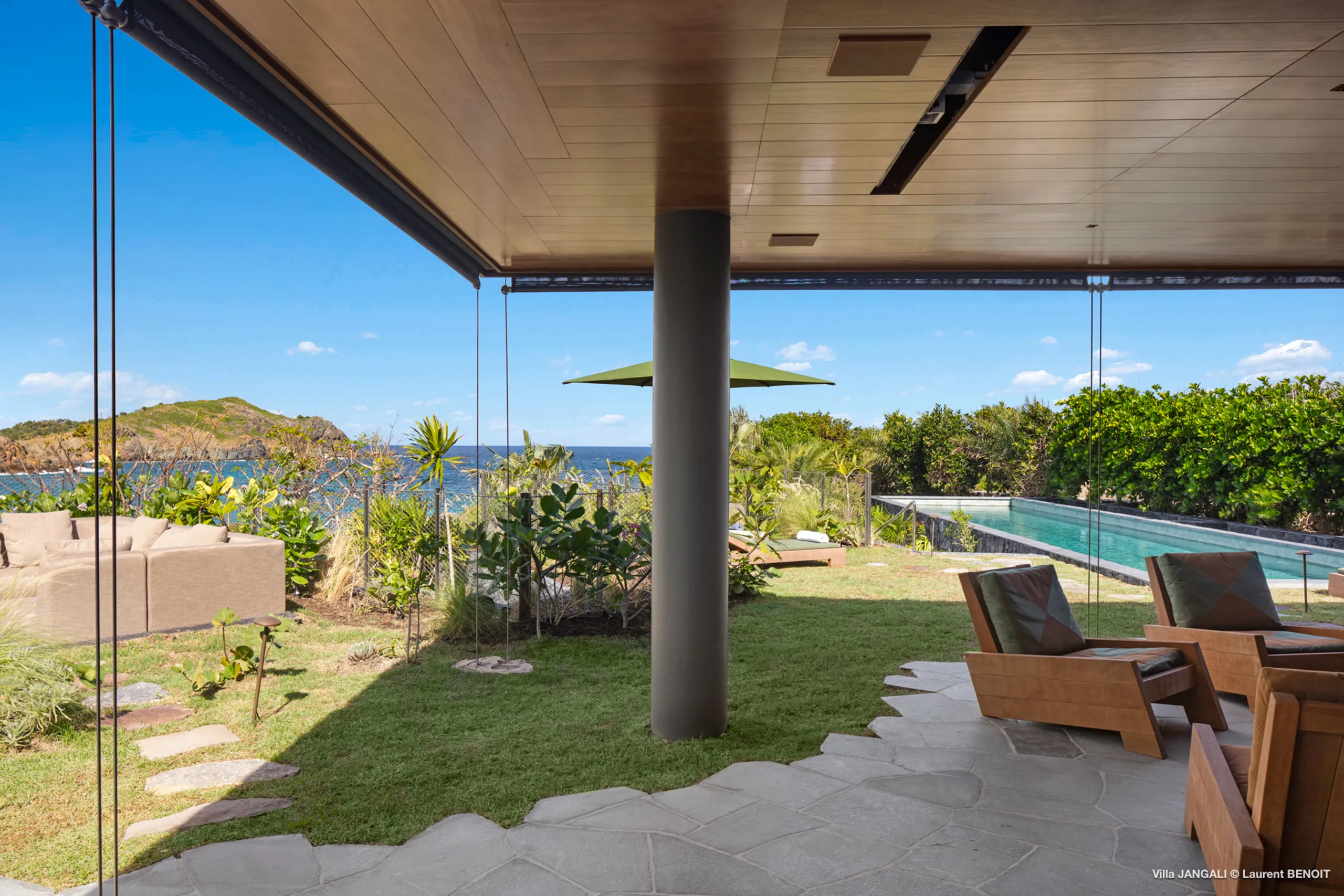 Serene Flamands Estate with Gardens, Heated Pool & Ocean Views — photograph 11