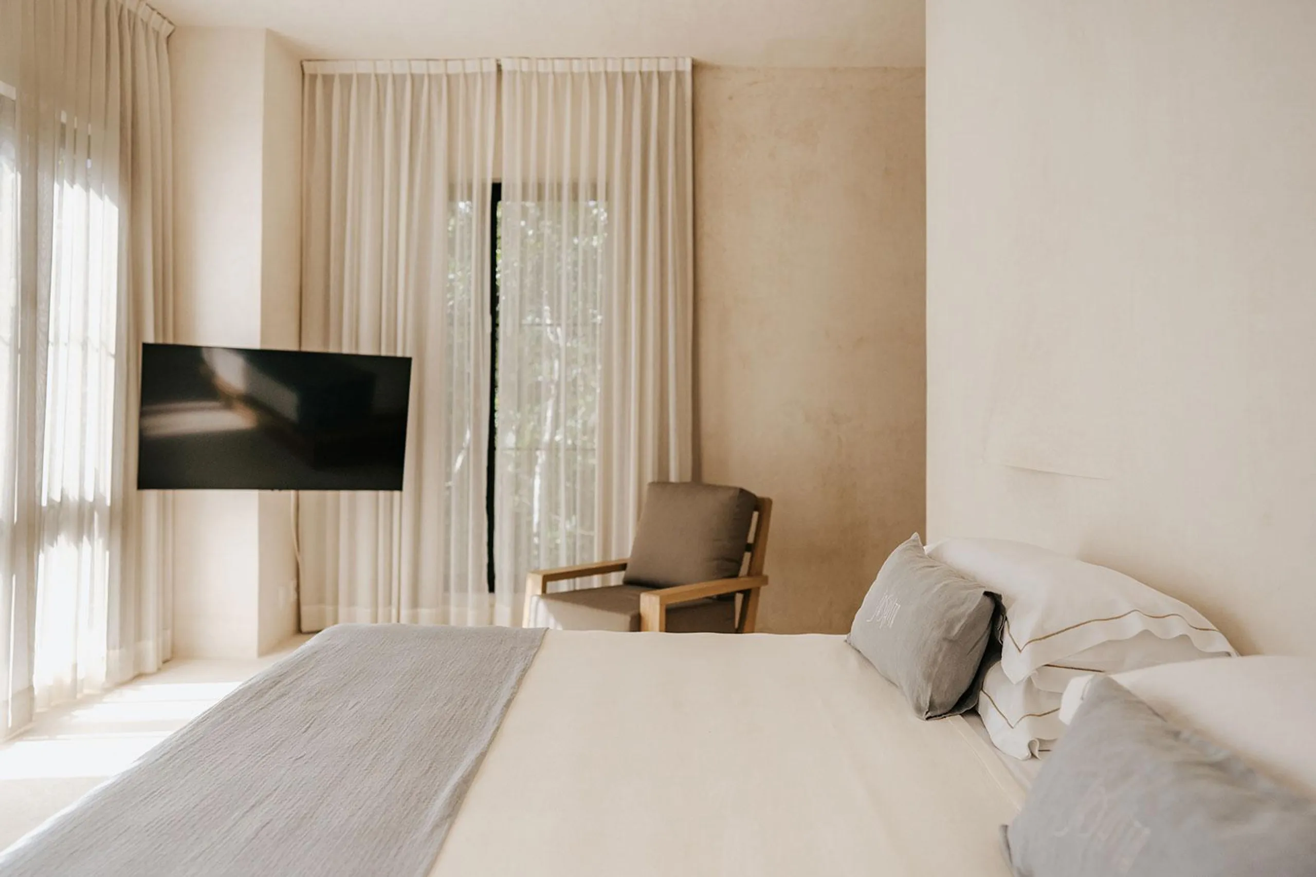 Discover the Ultimate Luxury Retreat in Tulum's Exquisite Villa Rental — photograph 12