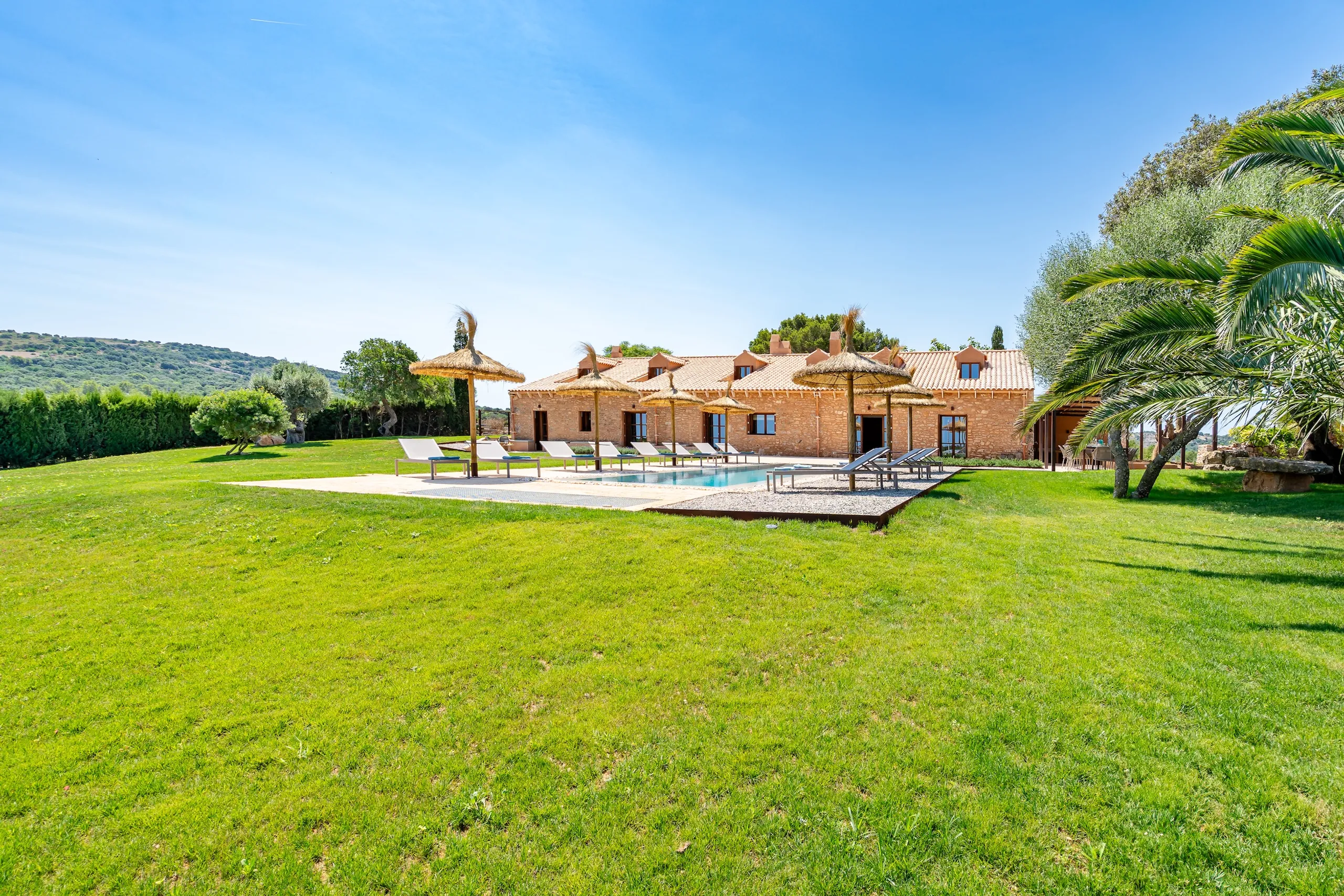 Breathtaking Mallorcan Estate with Private Pool and Countryside Views — photograph 10