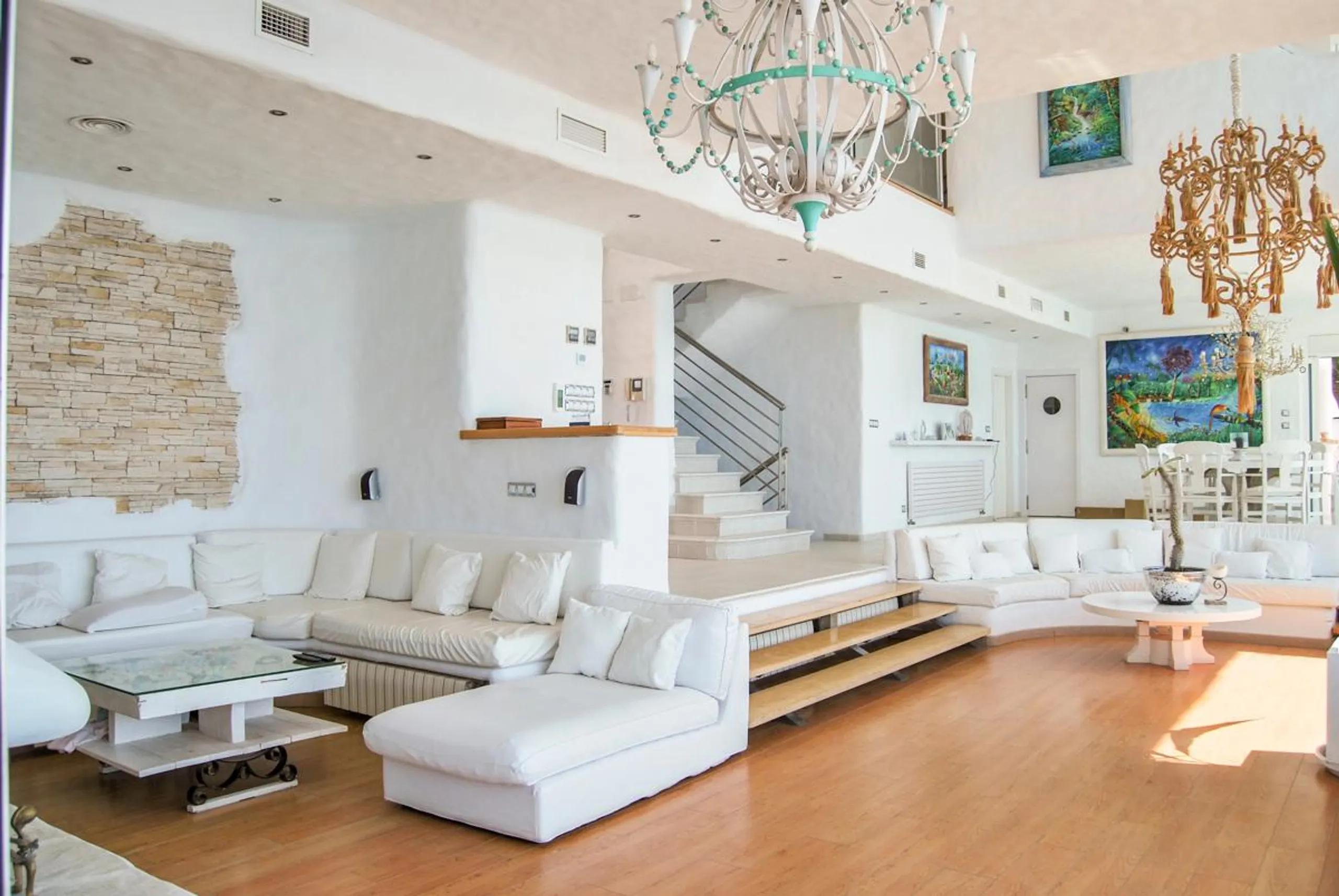 Clifftop Luxury Villa with Infinity Pool and Breathtaking Sea Views in Villajoyosa — photograph 6