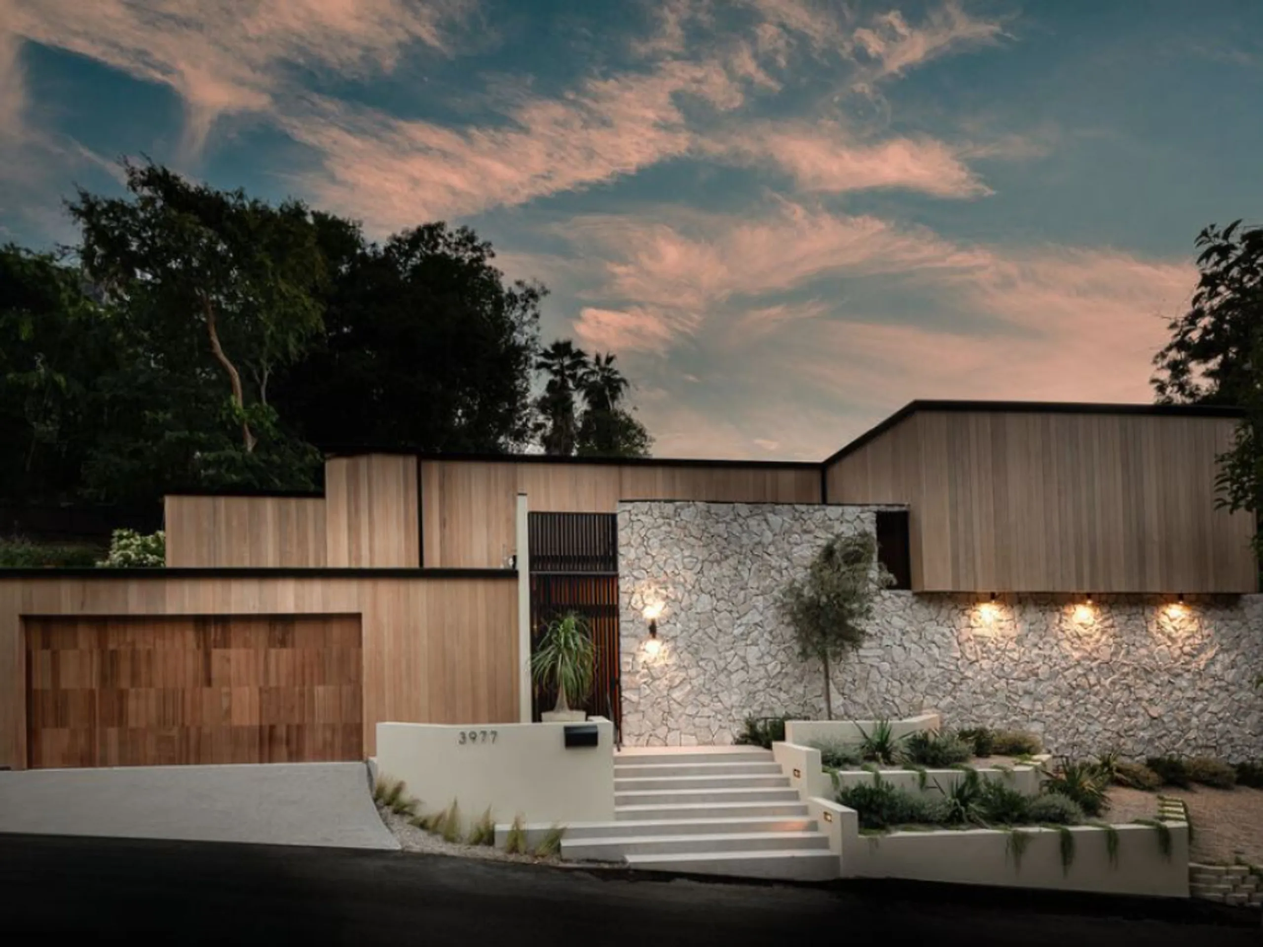 3BR Designer Villa with Modern Comfort, Natural Finishes & Prime Location, Los Angeles
