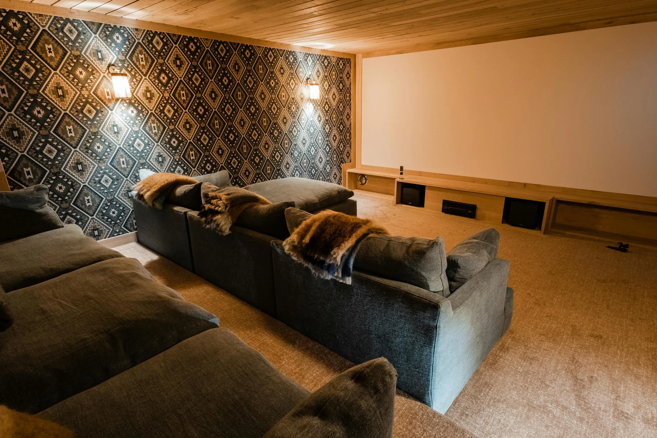 French Alps Elysium Chalet with Indoor Pool and Spa — photograph 10