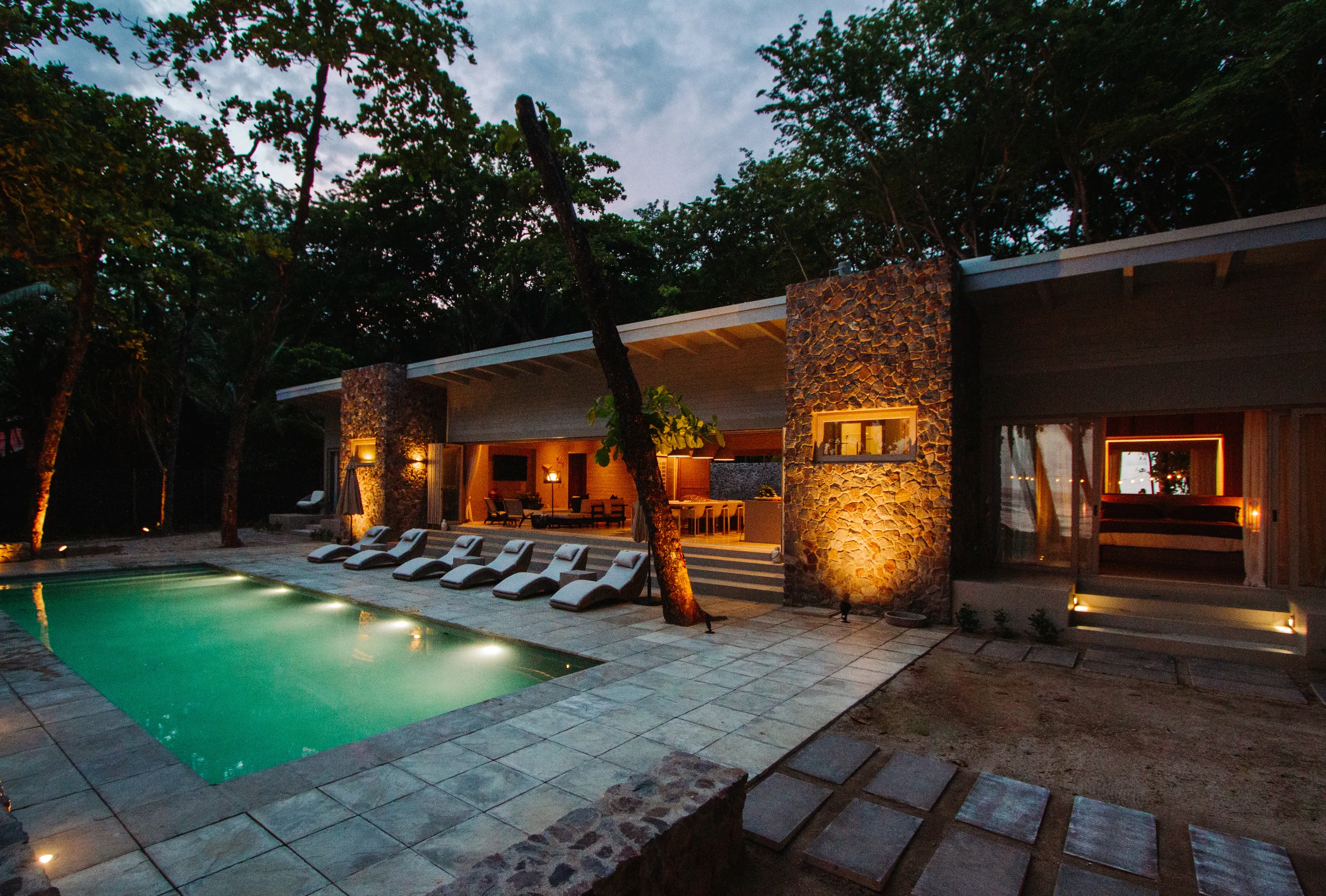 Santa Teresa Oceanfront Villa with Private Pool & Panoramic Ocean Views — photograph 8