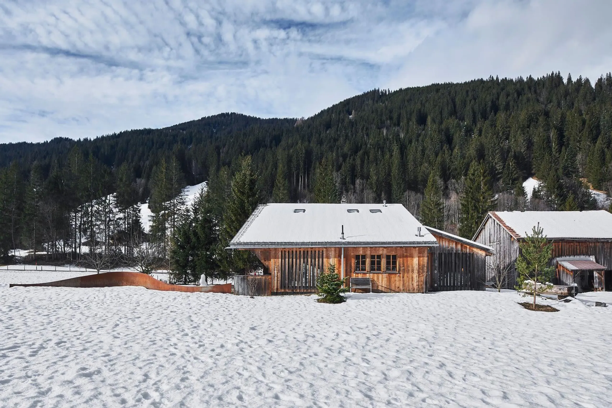 Deluxe Luxury Chalet in Gstaad with Stunning Views — photograph 7