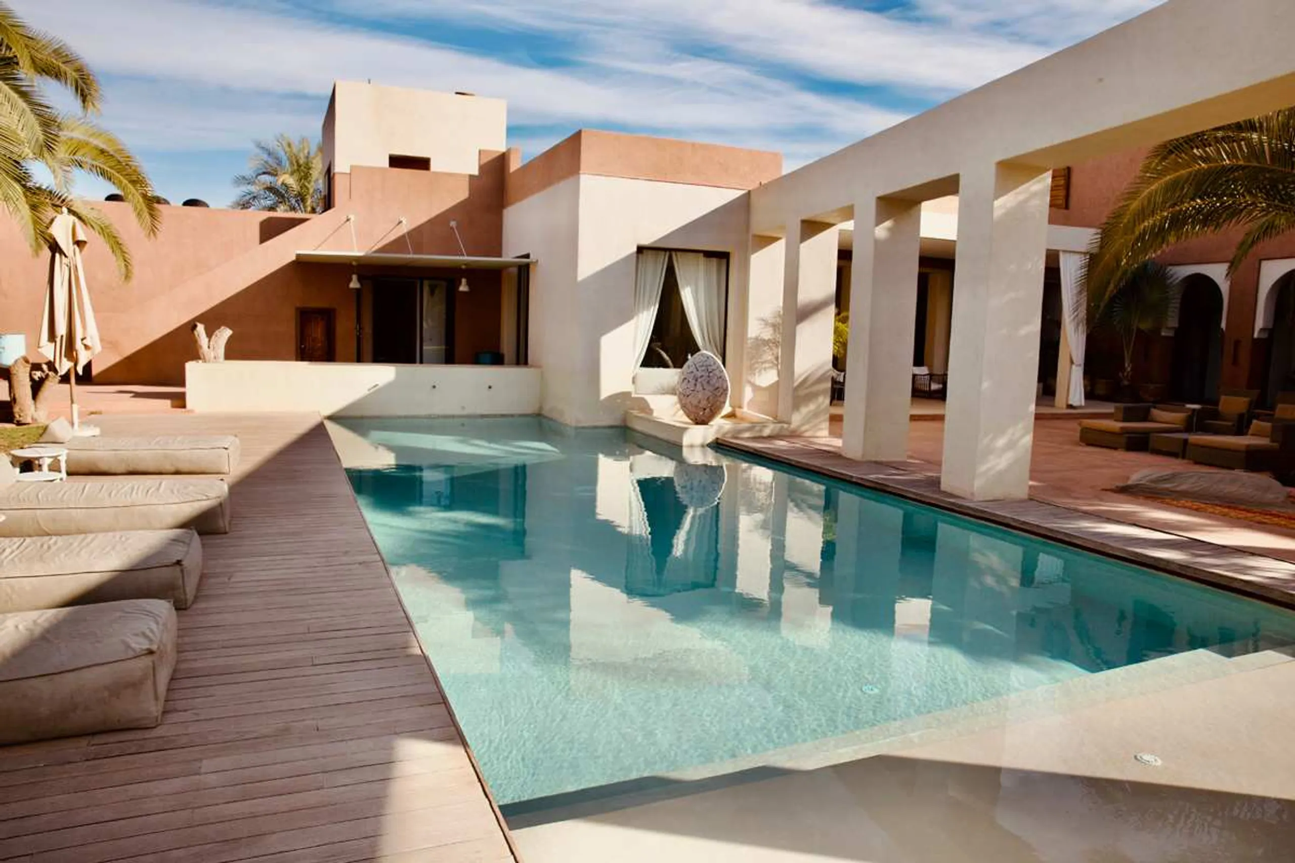 A Serene Marrakech Haven with Private Pool and  Lush Greenery — photograph 5
