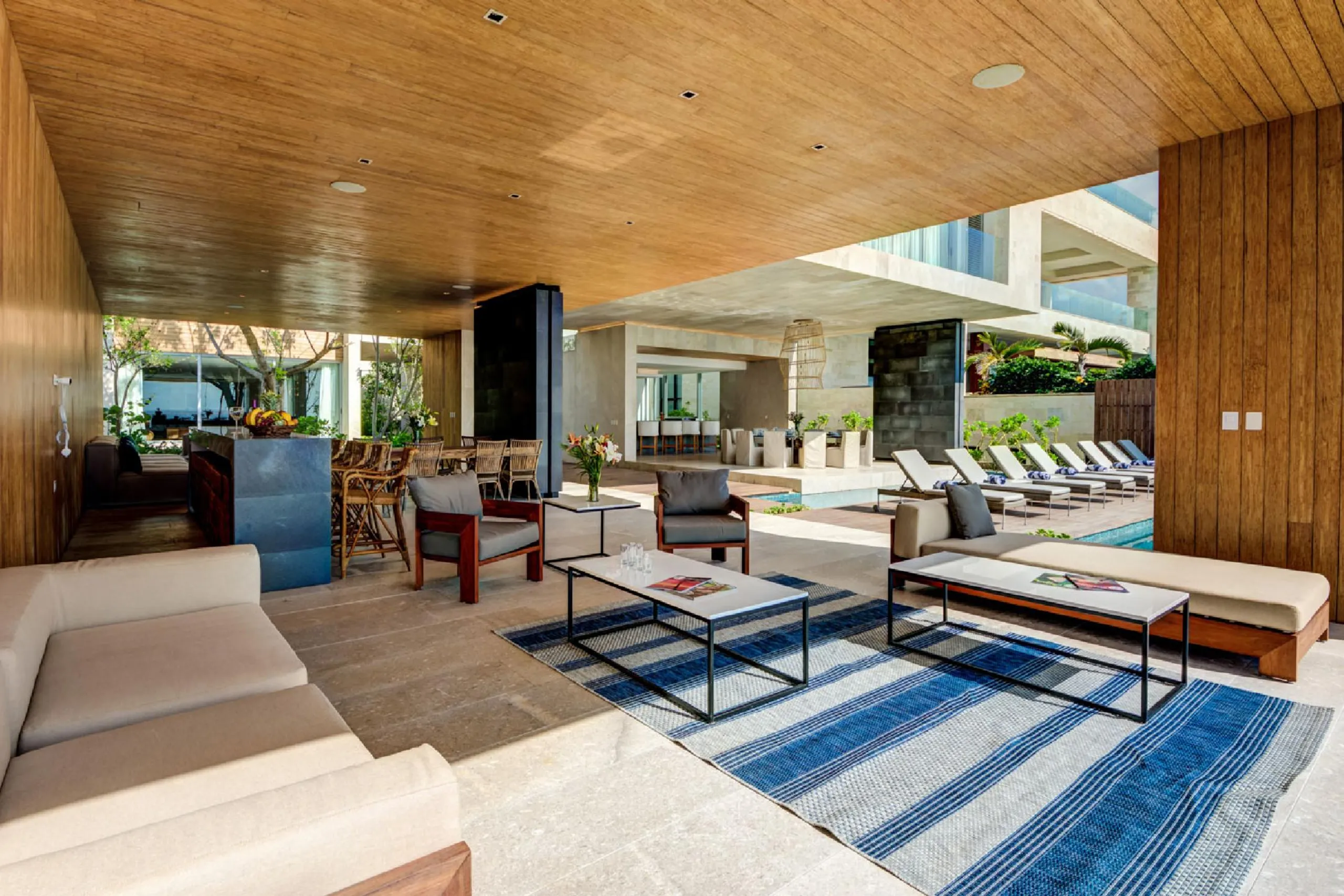 Captivating Playa del Carmen Oceanfront Luxury Estate with Double Pool and Ocean Views — photograph 9