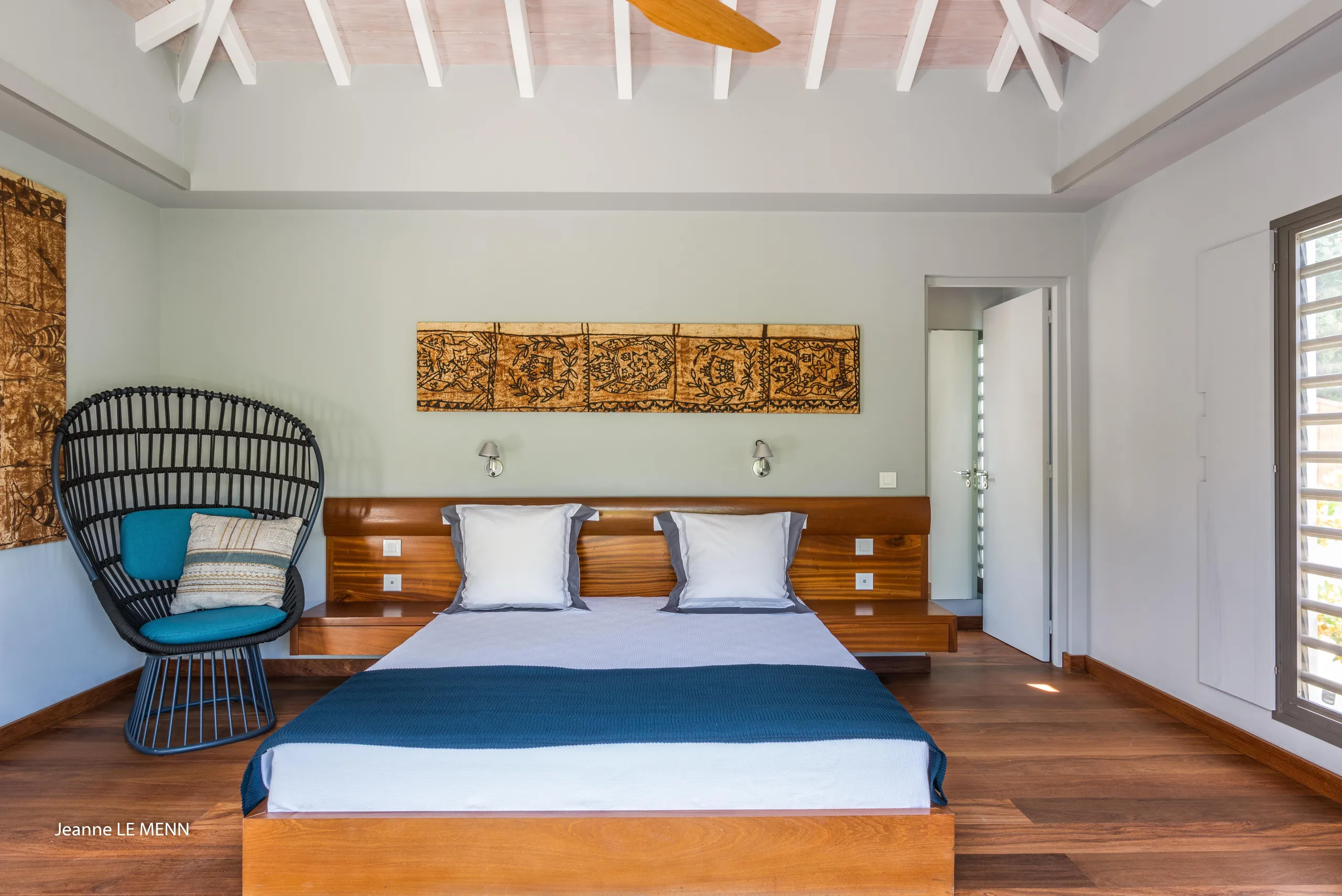 Refined Seaview Villa with Private Pool — photograph 8