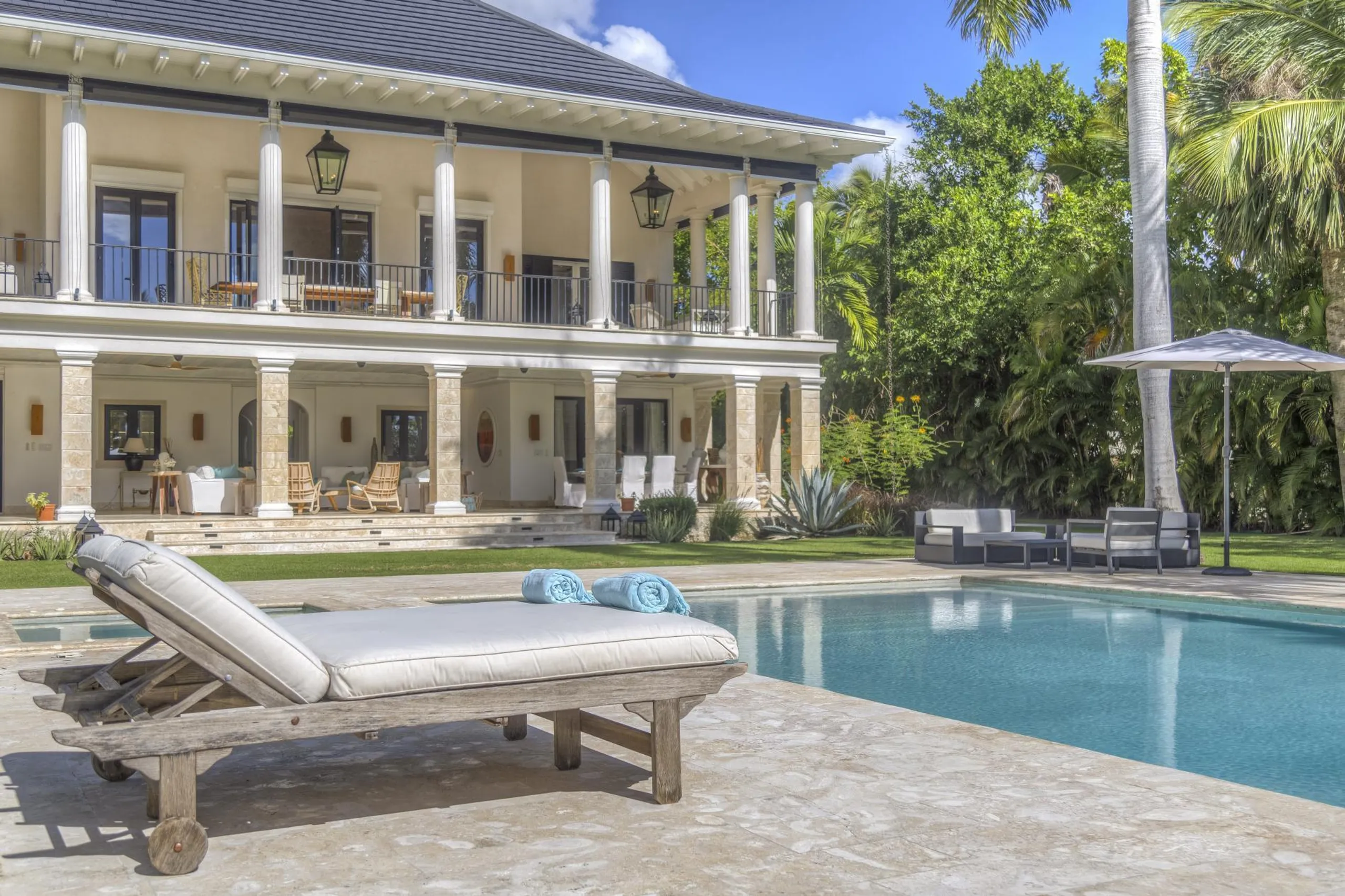 Prime Beachside Villa with Private Pool at La Cana Golf & Beach Club with Expansive Gardens — photograph 7
