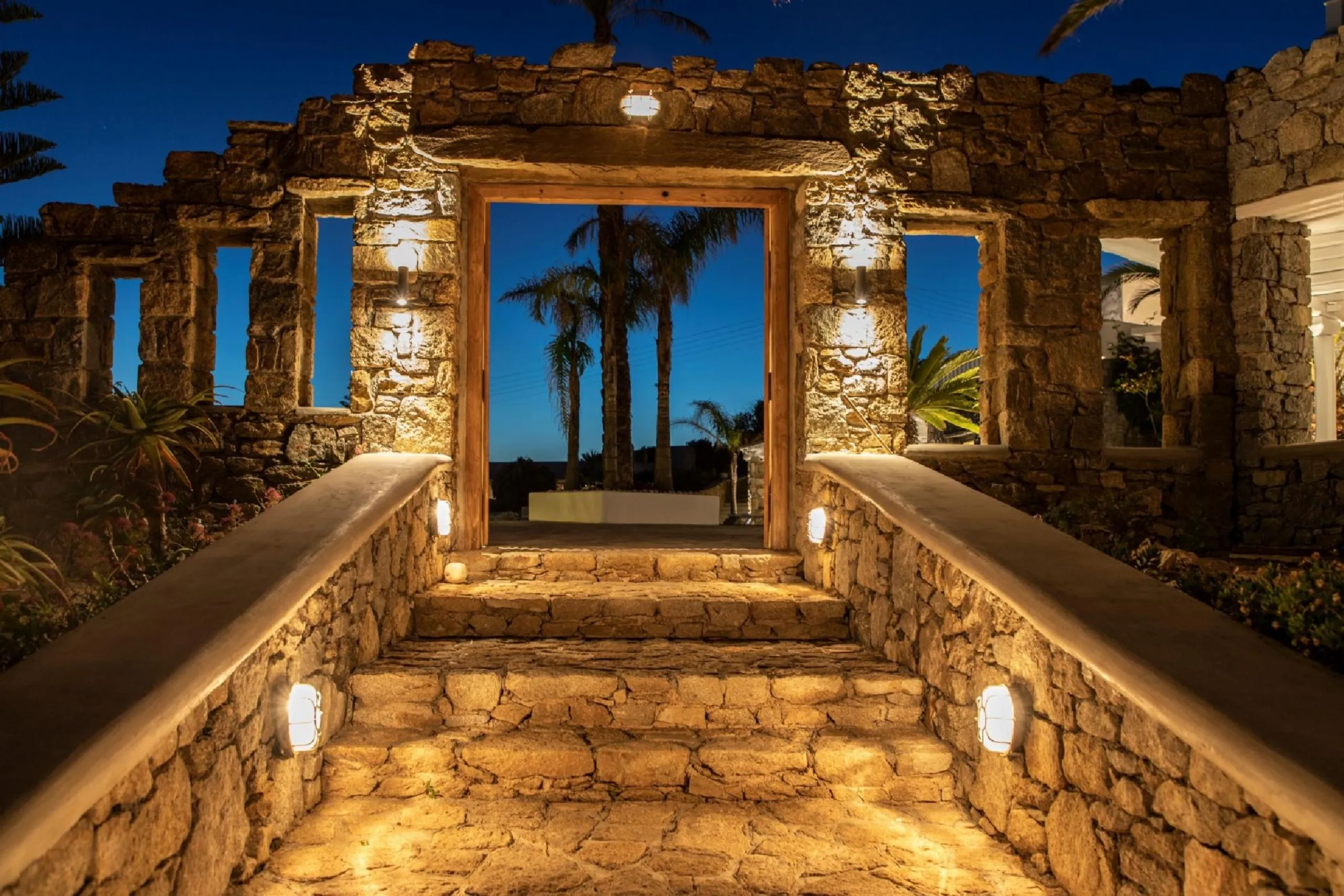 Luxury Cycladic Villa with Private Pool and Vineyard in Mykonos — photograph 3