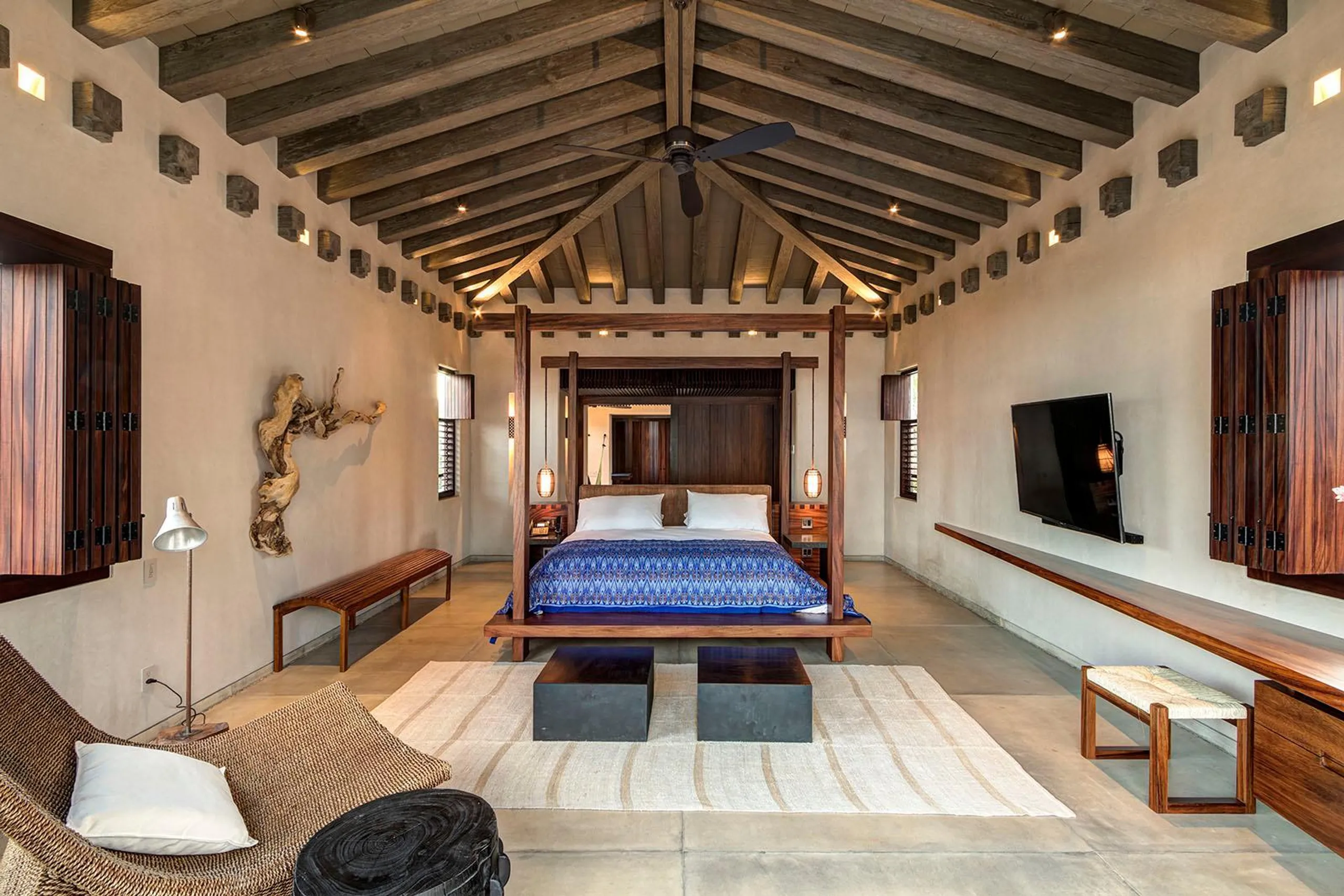 La Punta Grand Beachfront Estate with Infinity Pool and Endless Ocean Views — photograph 8