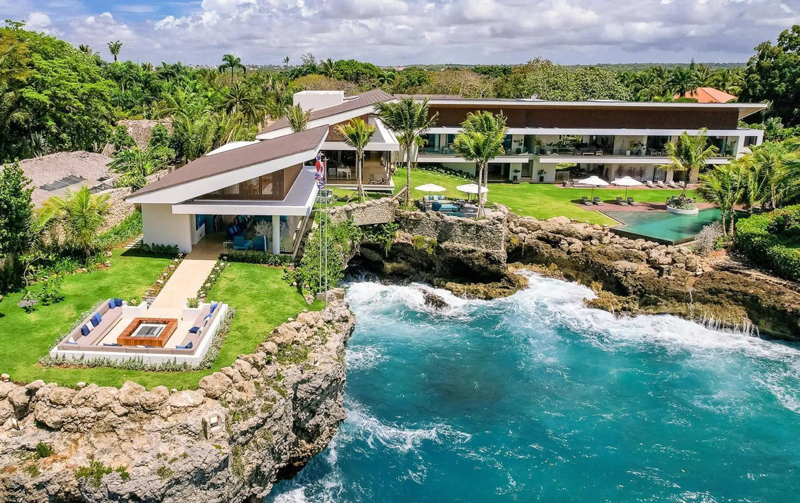 Casa de Campo Estate with Breathtaking Views of the Caribbean Sea, Casa de Campo