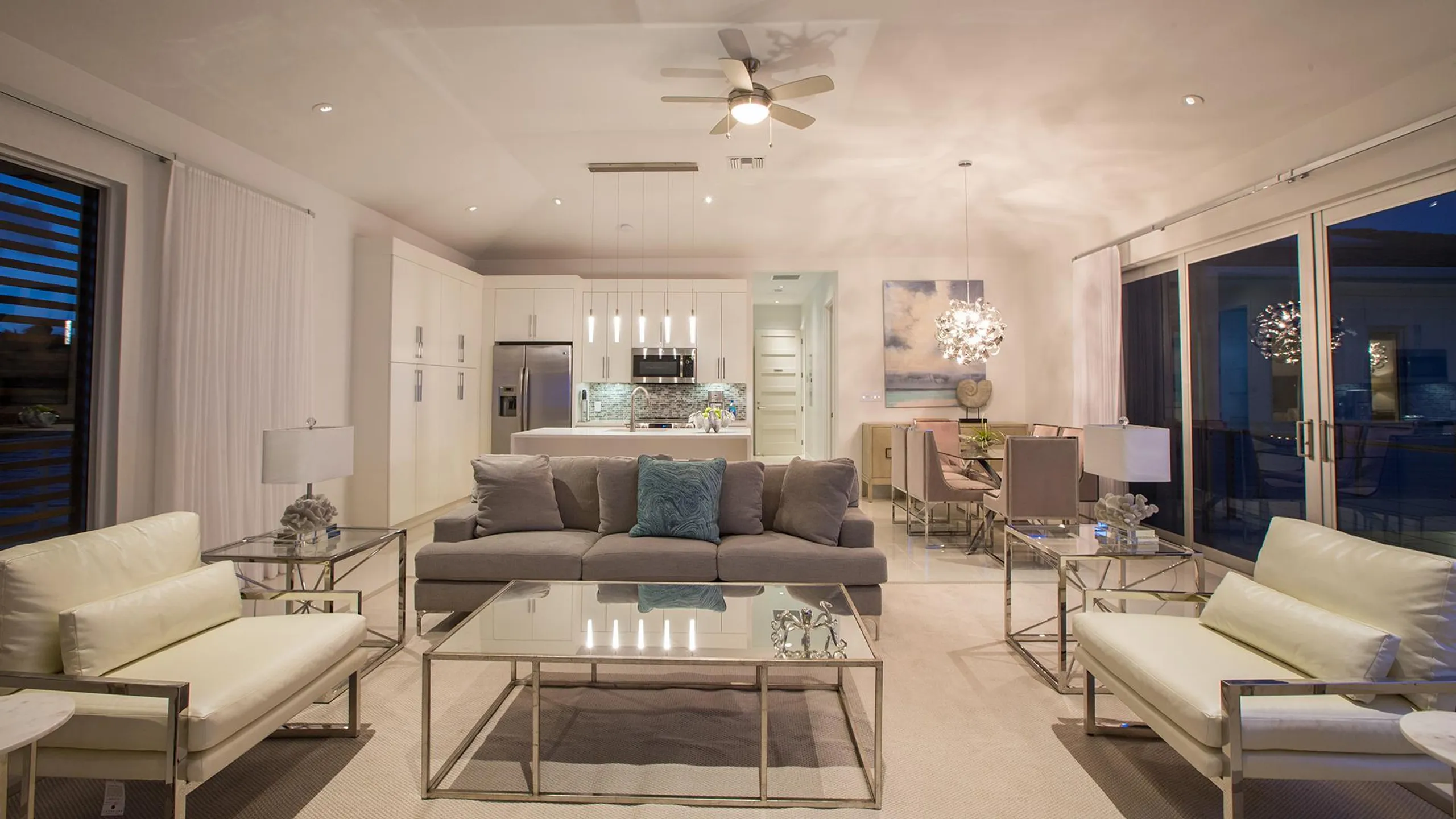 Luxurious Modern Getaway, Steps from Award-Winning  Pelican Beach — photograph 6