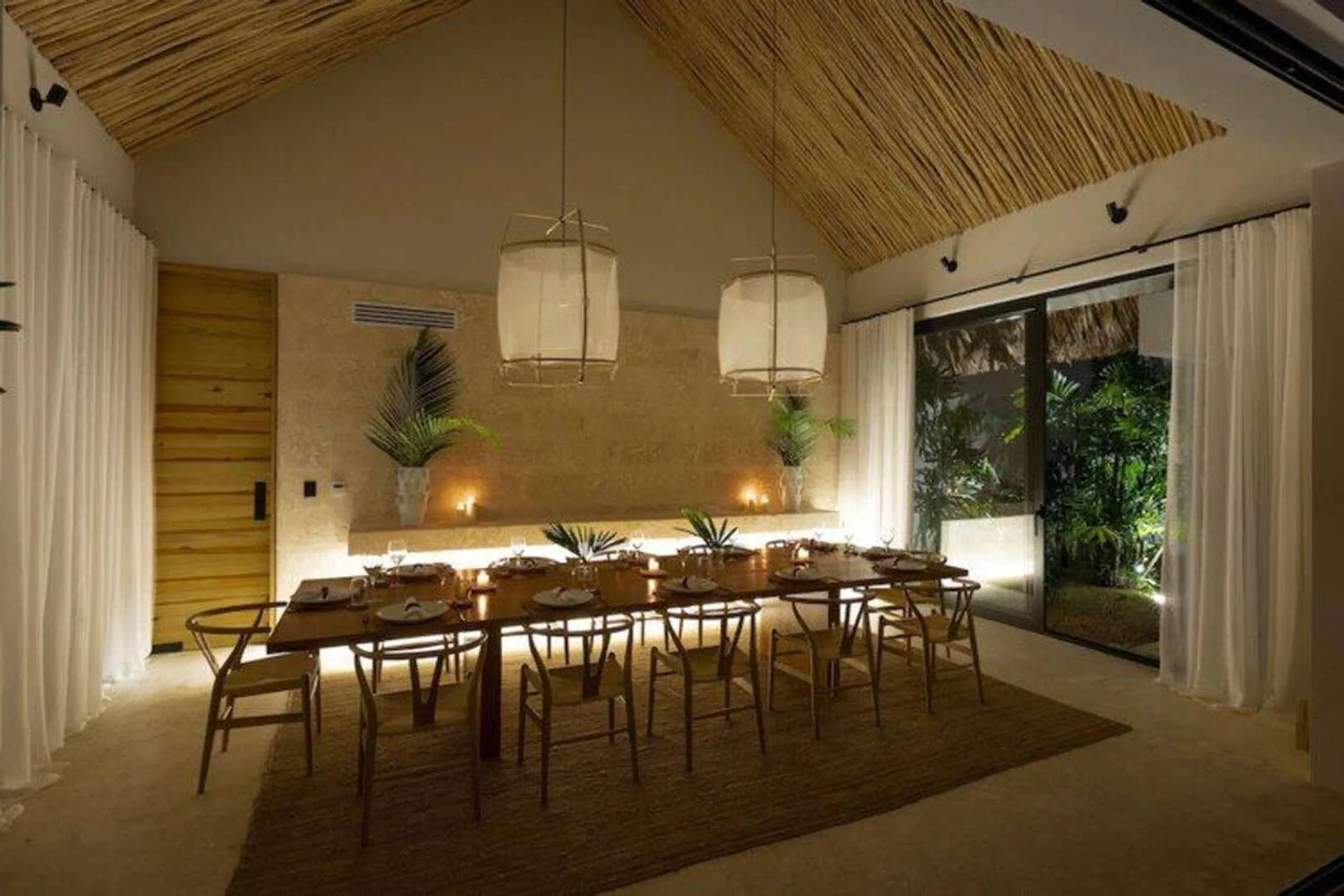 Casa de Campo's Refined Villa with Panoramic View of the Golf Course — photograph 10