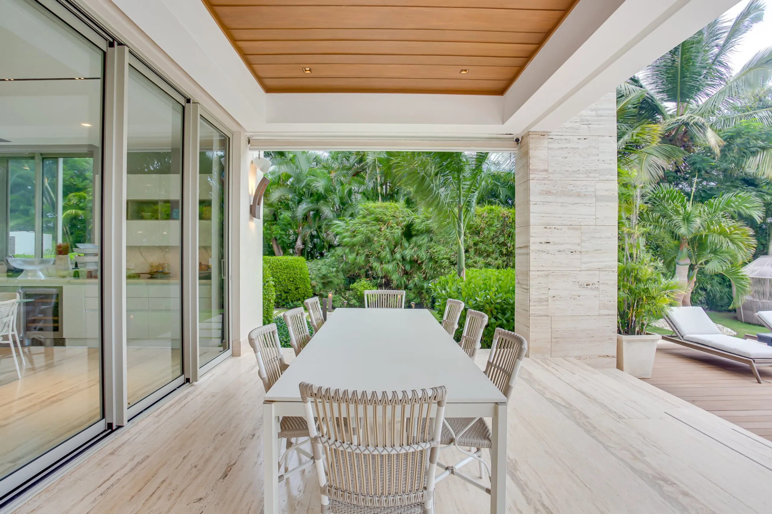 Breathtaking 6BR Villa with Private Pool, Hot Tub & Stunning Golf Course Views — photograph 10