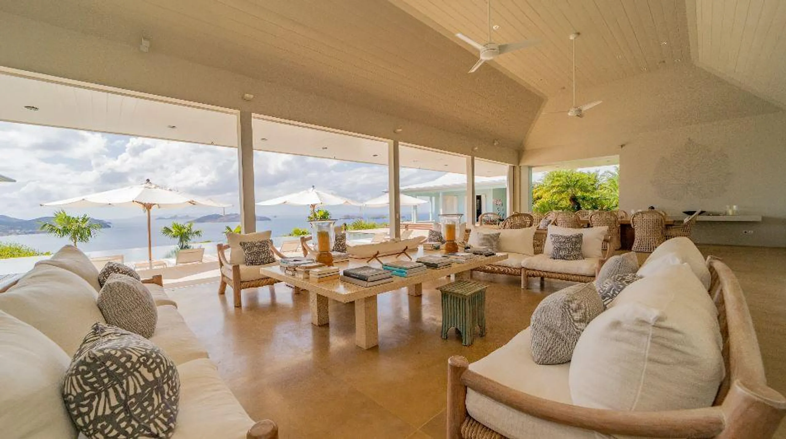 Gleaming Secluded Garden Villa in St. Barts with Private Pool and Ocean Views — photograph 10