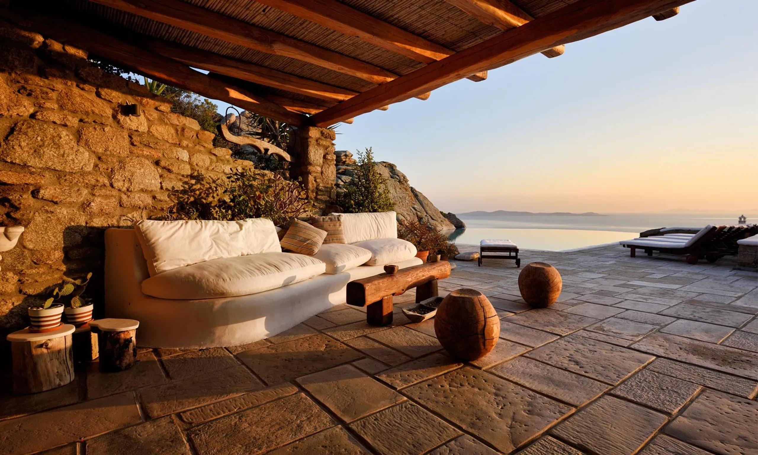 Elegant Mykonos Luxe Villa With Large Pool and Panoramic Ocean Views — photograph 9