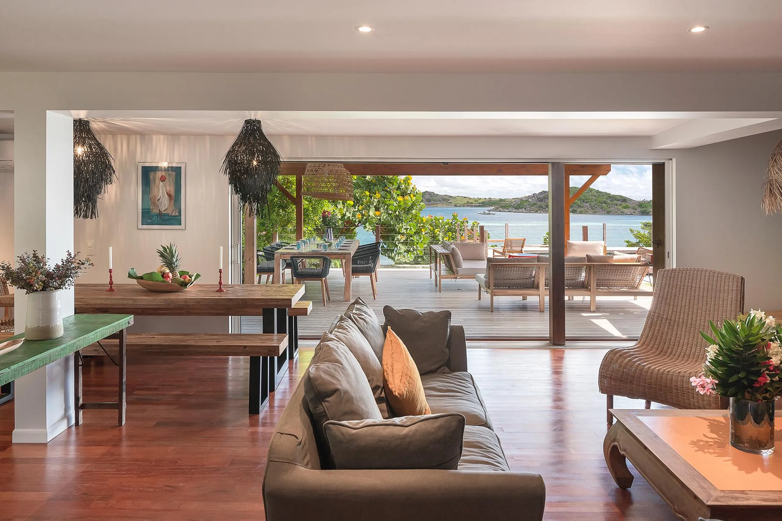 Cul de Sac's Contemporary Styled Villa with Views of Pinel Island — photograph 4