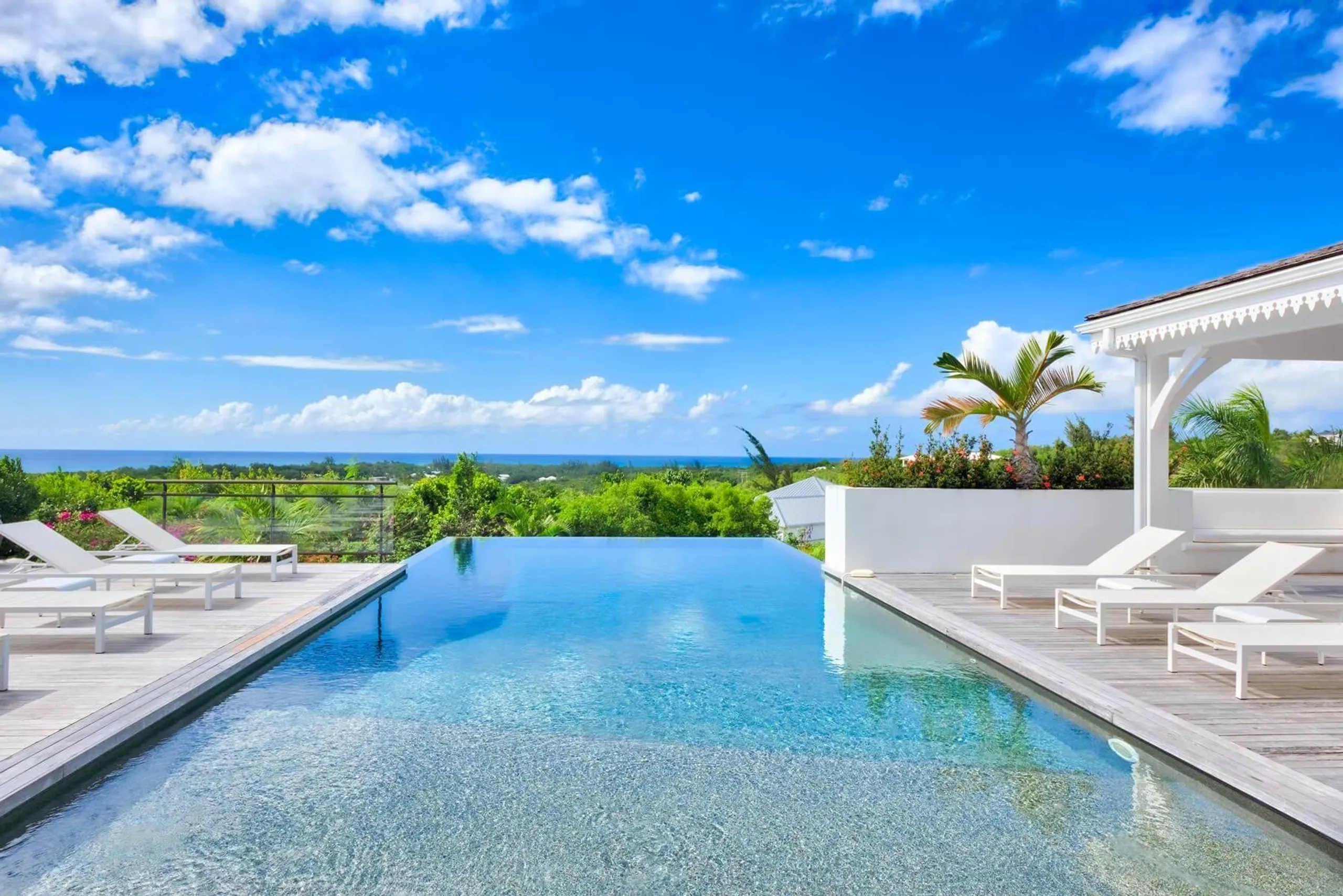 Gorgeous Grand Villa with Infinity pool in St. Martin — photograph 2