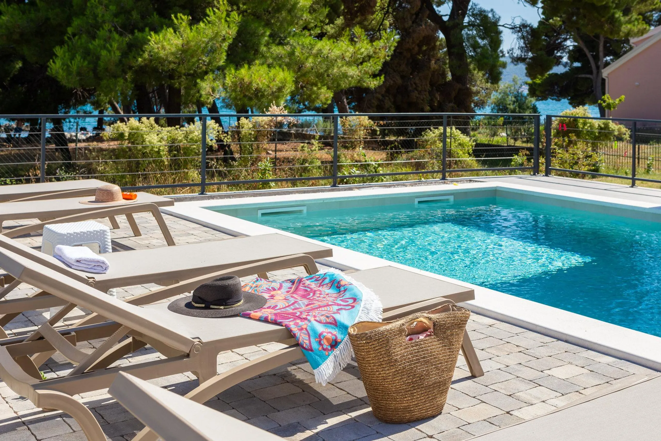 Refined Villa with Private Pool near Trogir's Historic Old Town — photograph 9