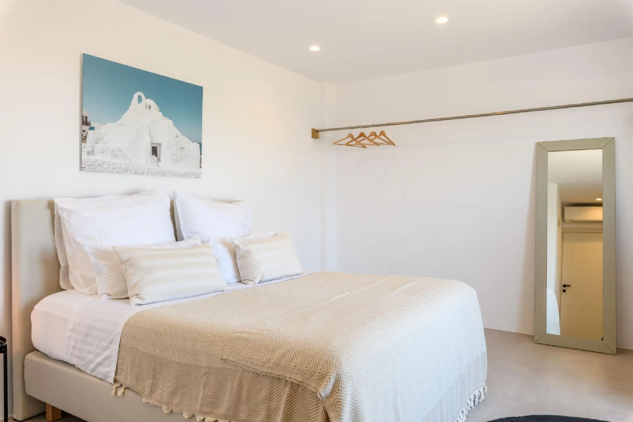 Mykonos Greek Style Villa with Stunning Sea Views — photograph 11