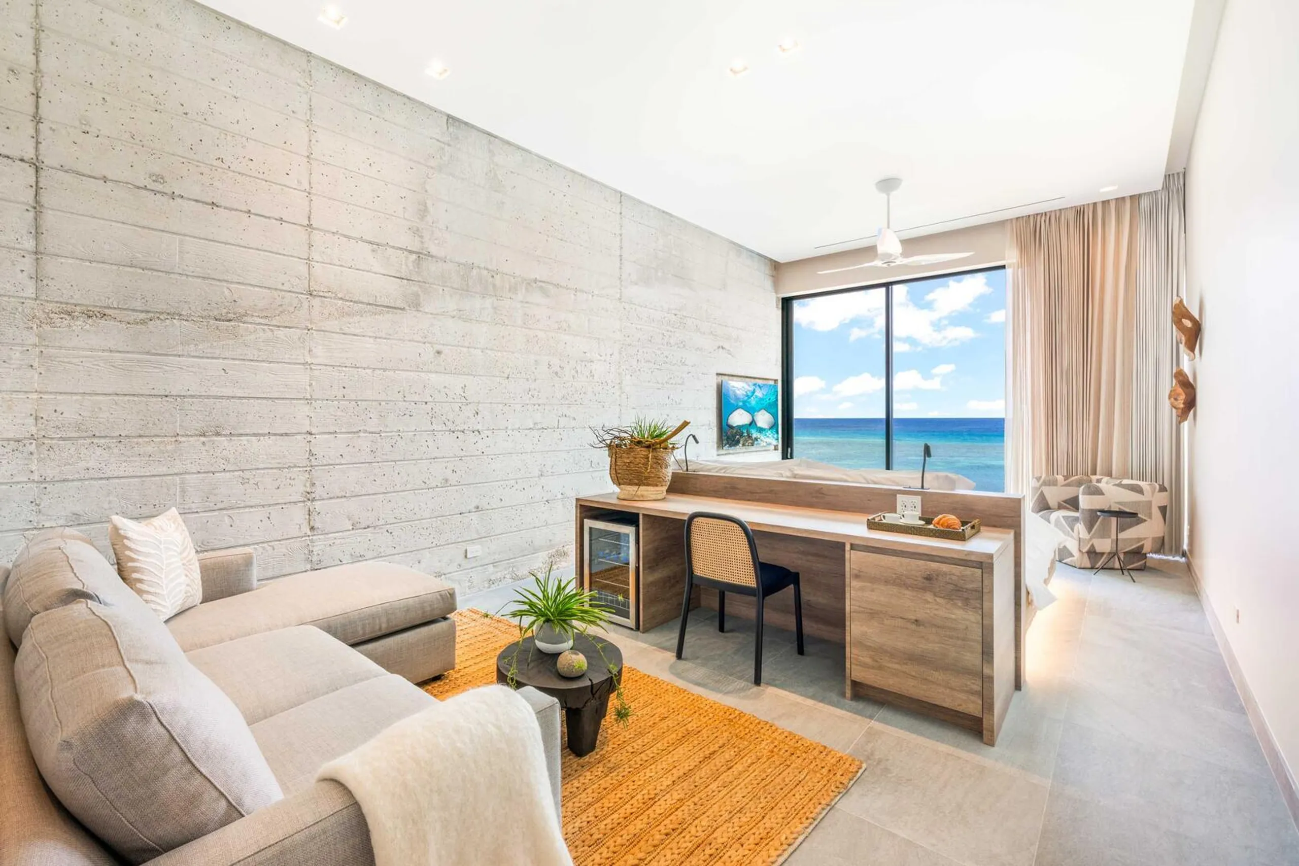 Captivating Oceanfront Villa in Gun Bay with Infinity Pool, Outdoor Grill, and Firepit — photograph 10