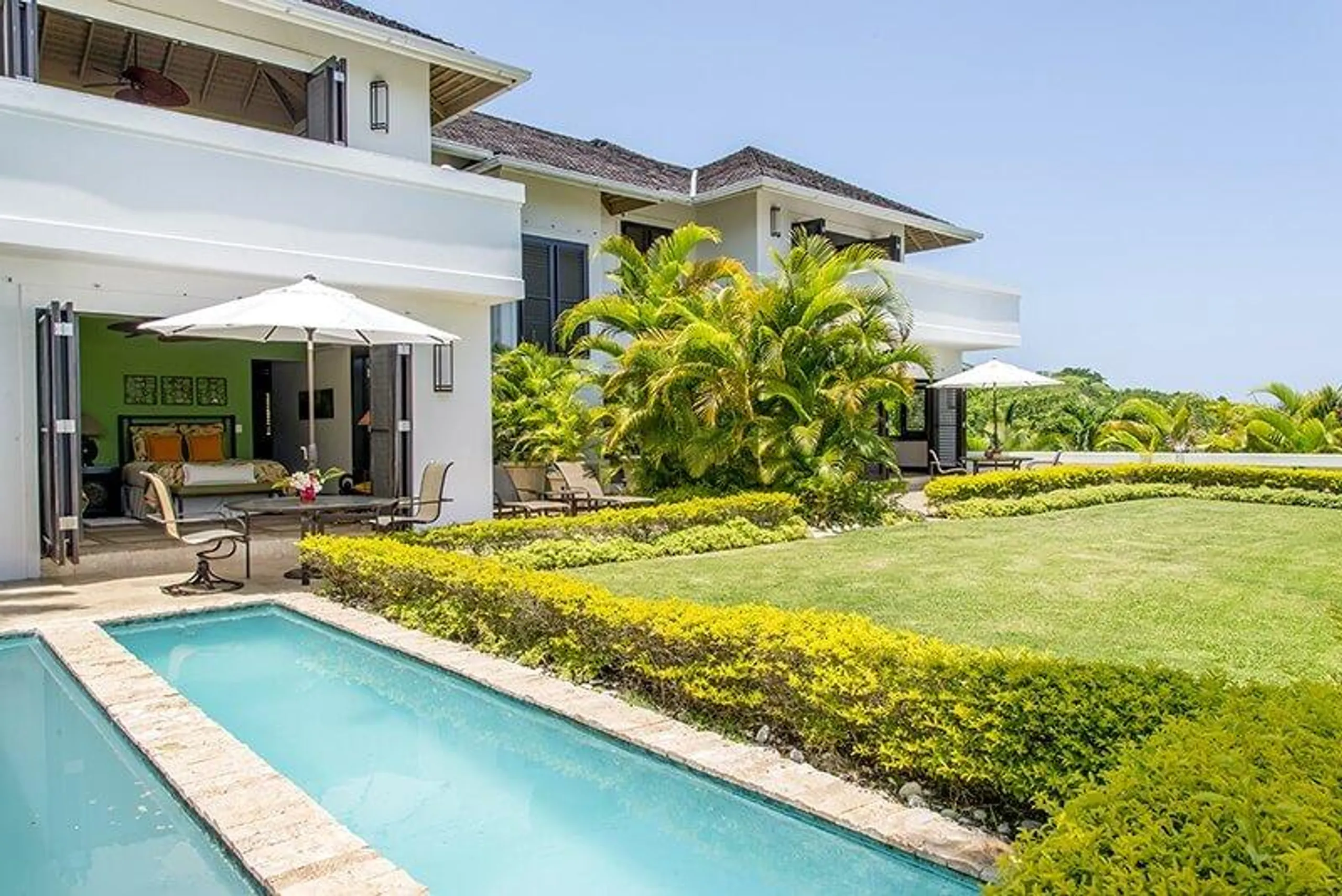 Stunning Seaview Villa with Infinity Pool and Jacuzzi — photograph 6