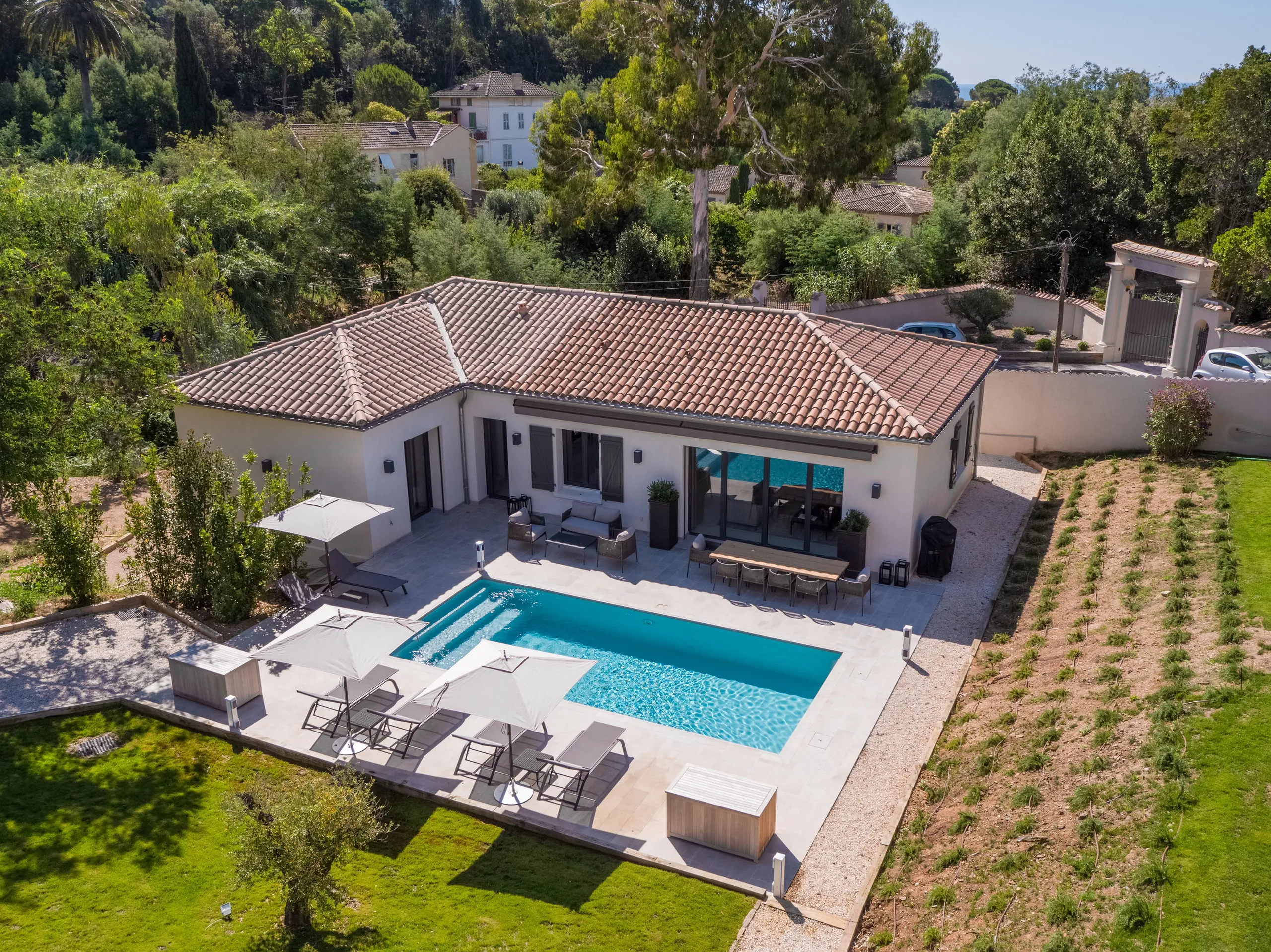 Exquisite 5BR Villa with Heated Pool and Mediterranean Garden, St. Tropez