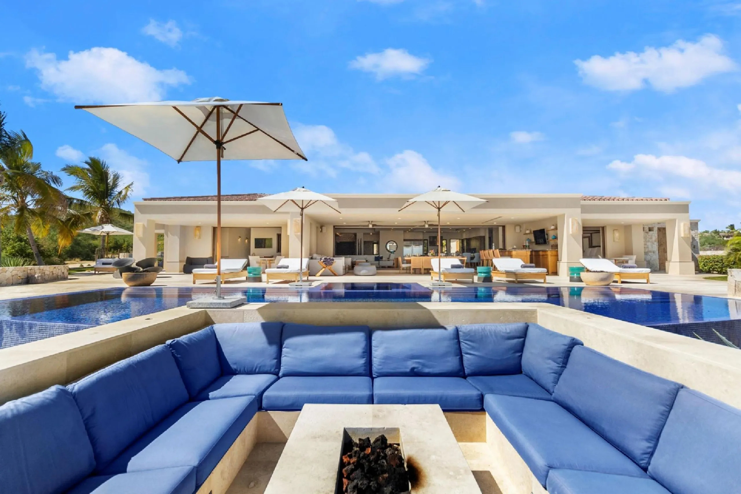 Sensational Palmilla Palace with Infinity Pool Overlooking the Sea of Cortez — photograph 6
