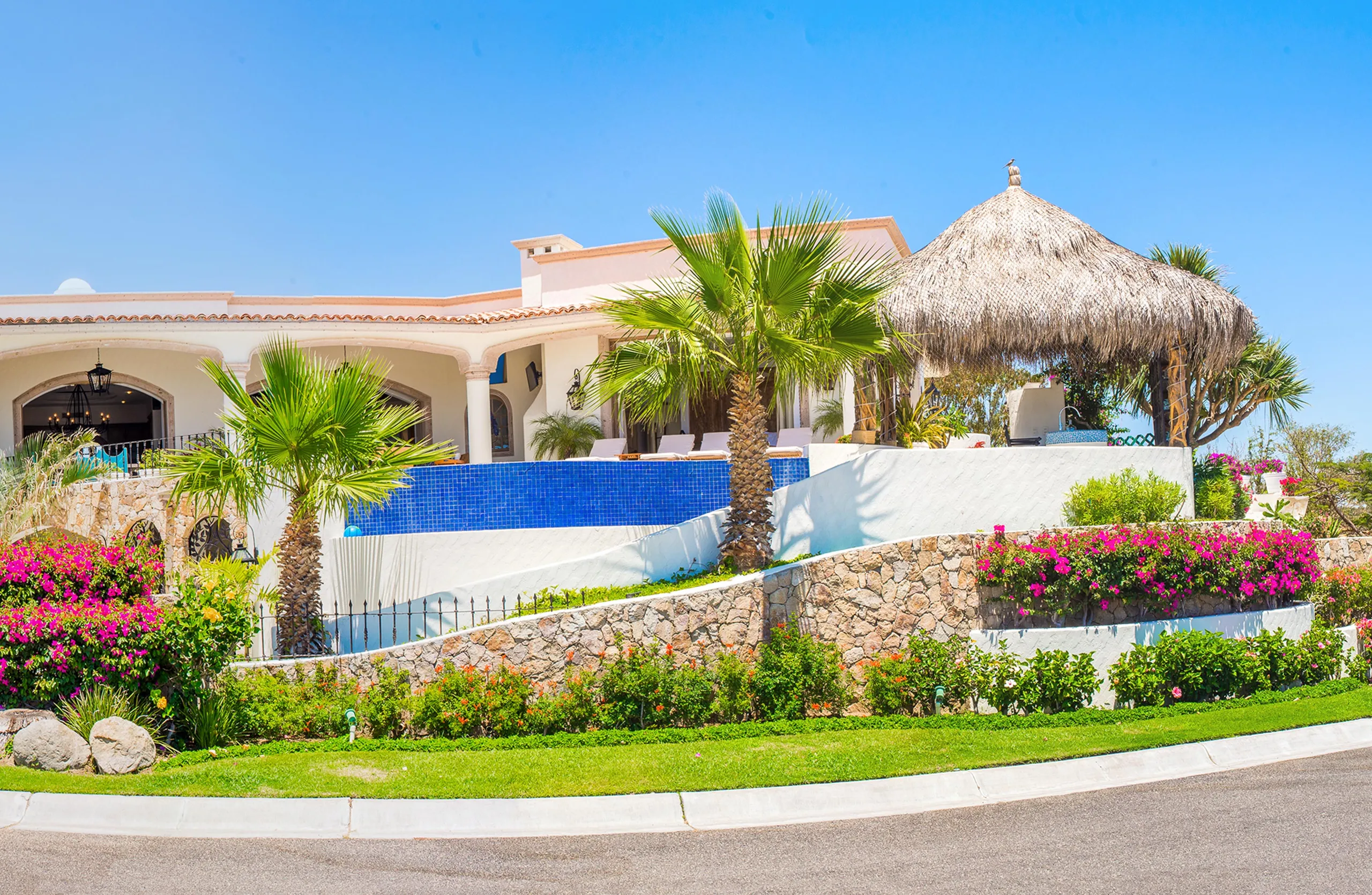 Prestige Oasis Villa with Infinity Pool, Jacuzzi, and Prime Ocean-View — photograph 11
