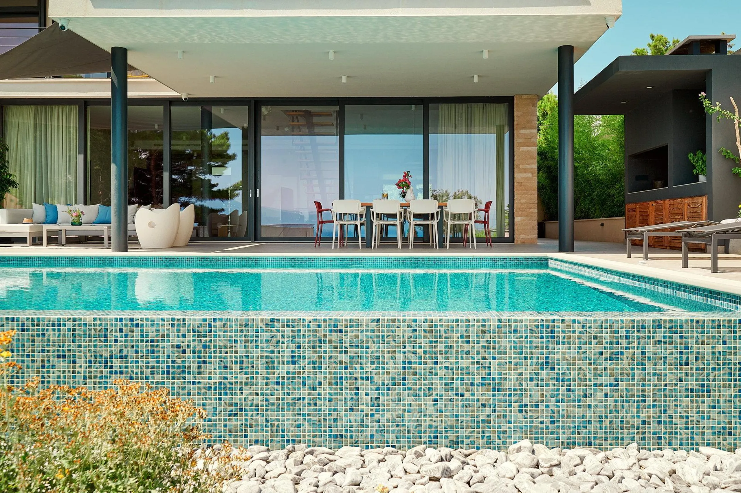 Magnificent Beachfront Haven on Pristine Hvar Island with Heated Infinity Pool and Panaromic Sea Views — photograph 6