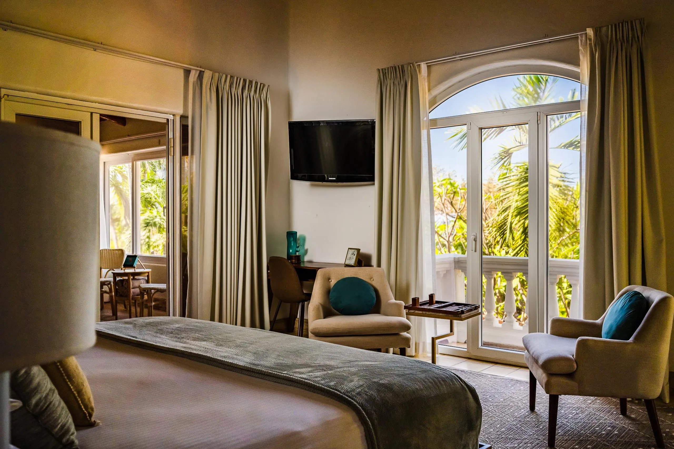 Plentiful Playa Longosta Villa with Private Pool and Walks to Beach — photograph 7
