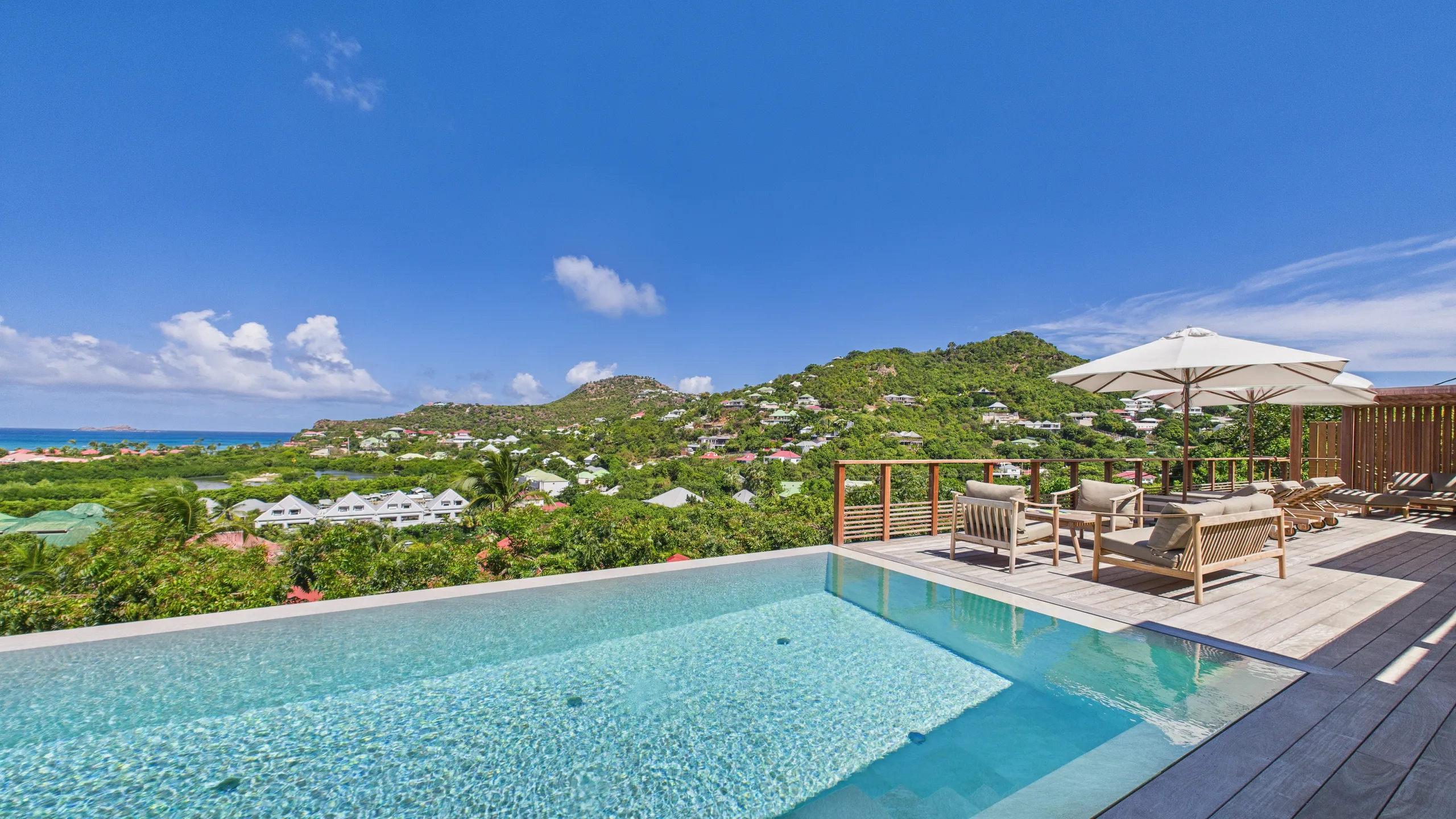 Tranquil St. Jean Villa with Private Pool, Bay Views and Easy Beach Access — photograph 4